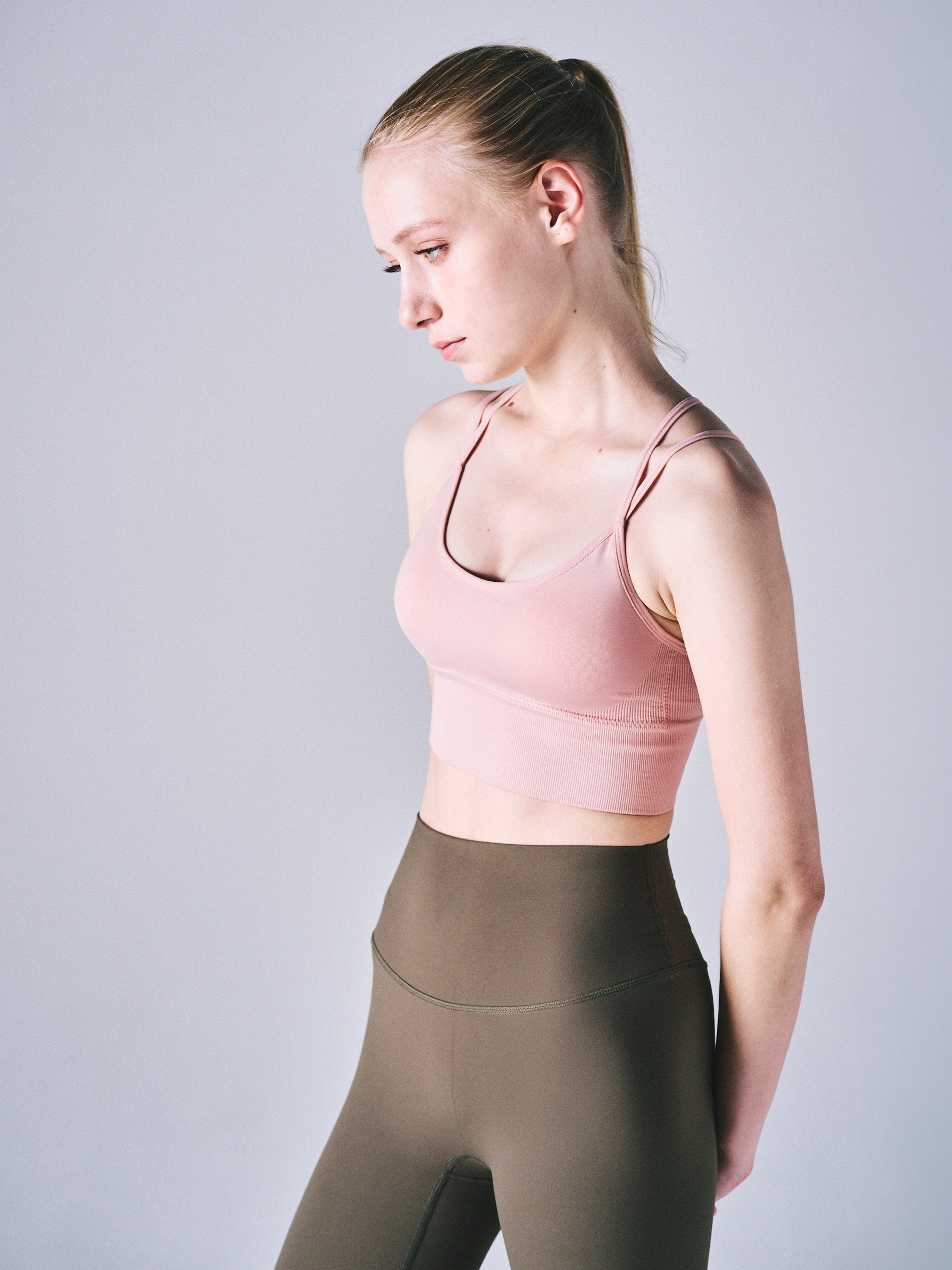 ルエラ シームレス スポーツブラ ピンク