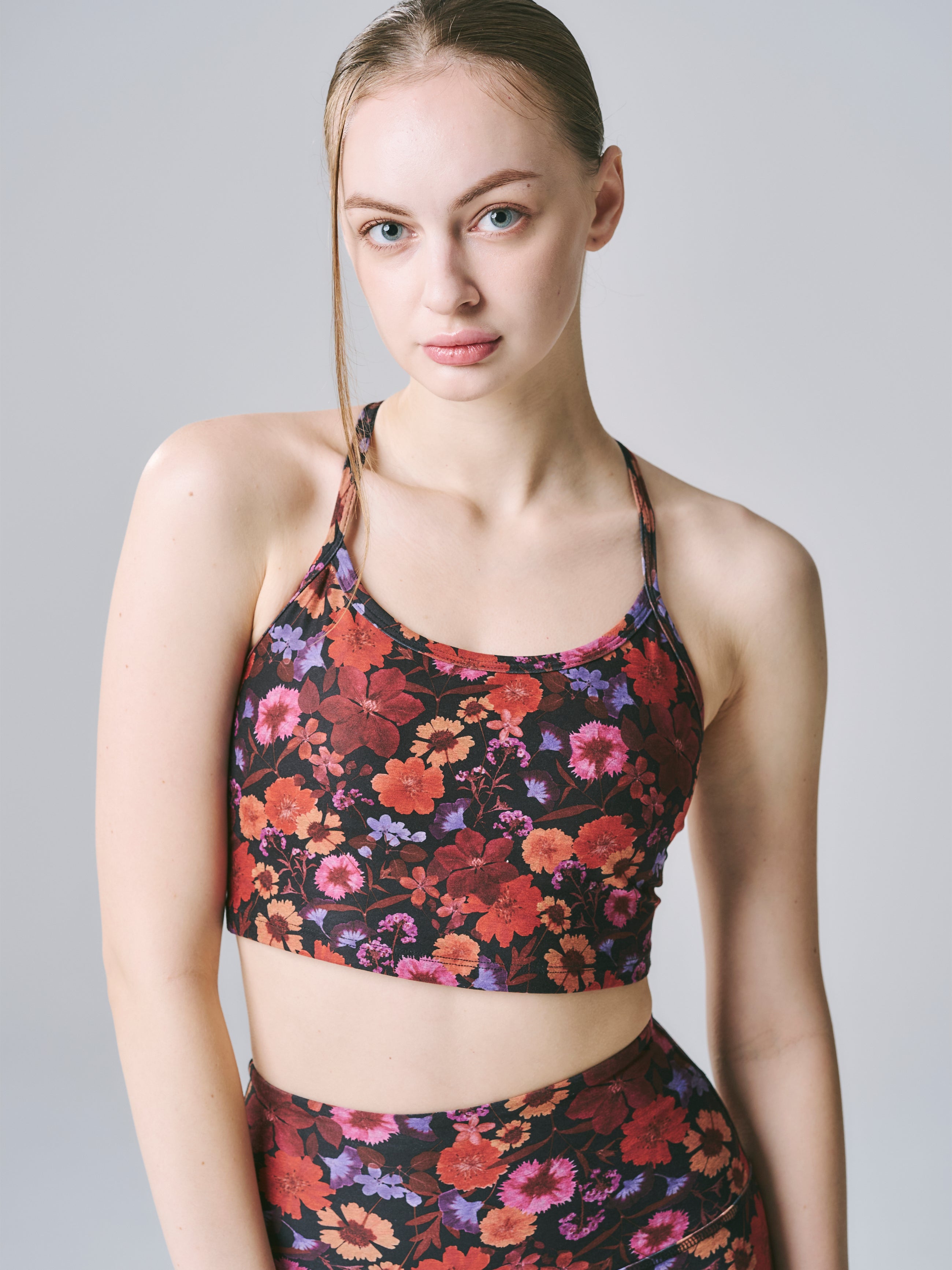 BEYOND YOGA ソフトマーク スリム レーサーバック ハイ クロップド タンク サマーブーケ