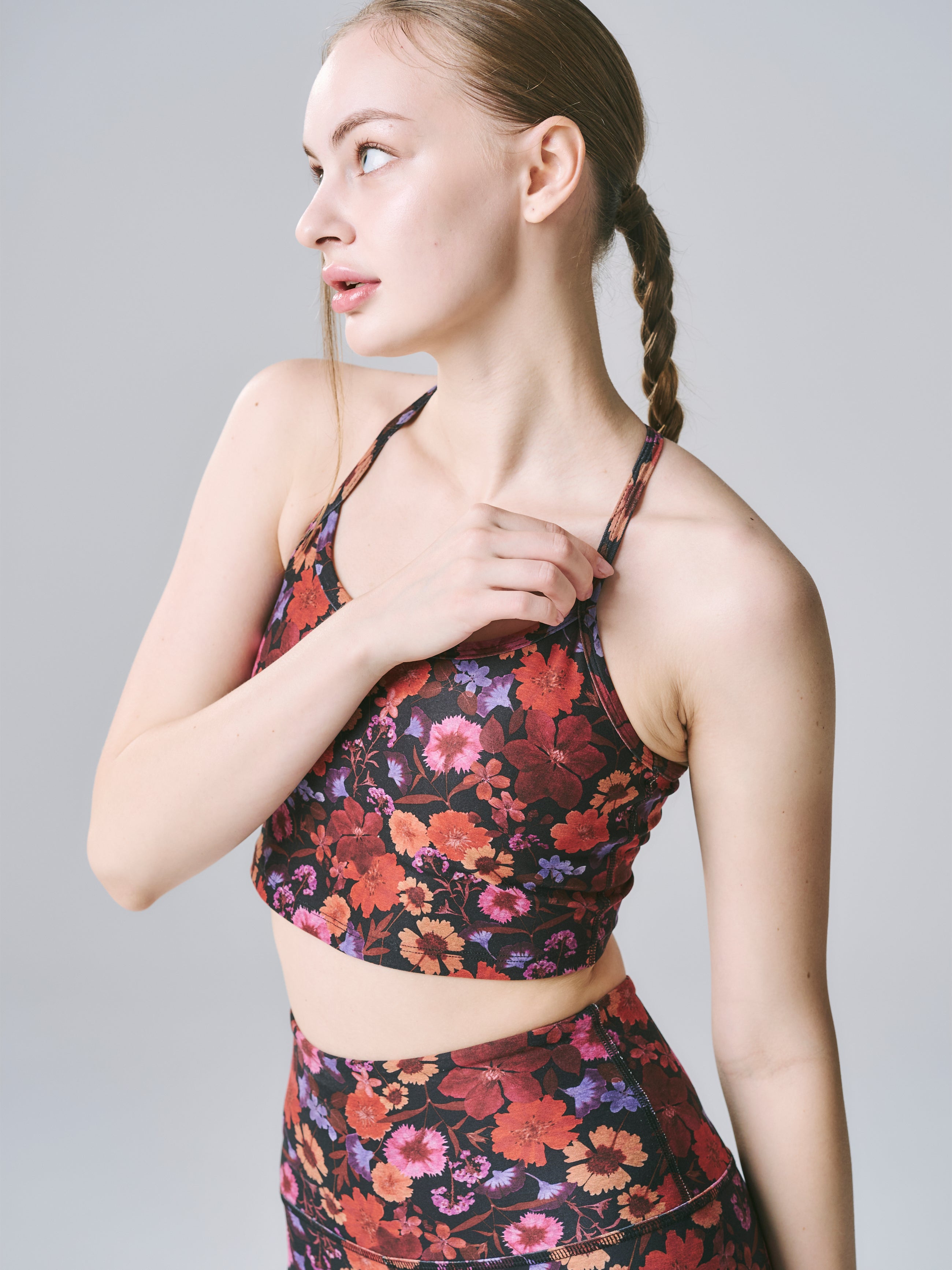 BEYOND YOGA ソフトマーク スリム レーサーバック ハイ クロップド タンク サマーブーケ