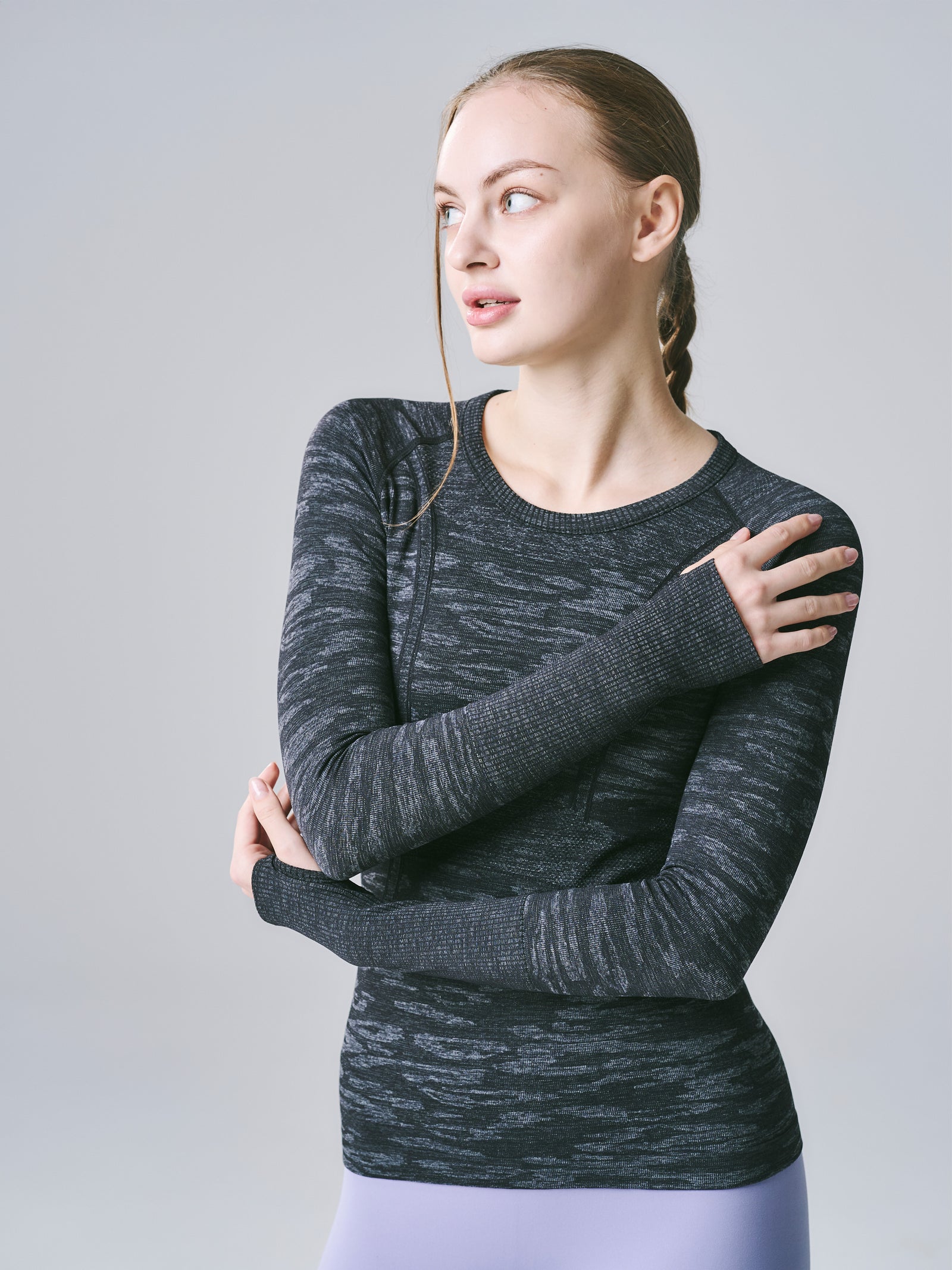 ヒトミ シームレス 長袖 トップス ブラックマール