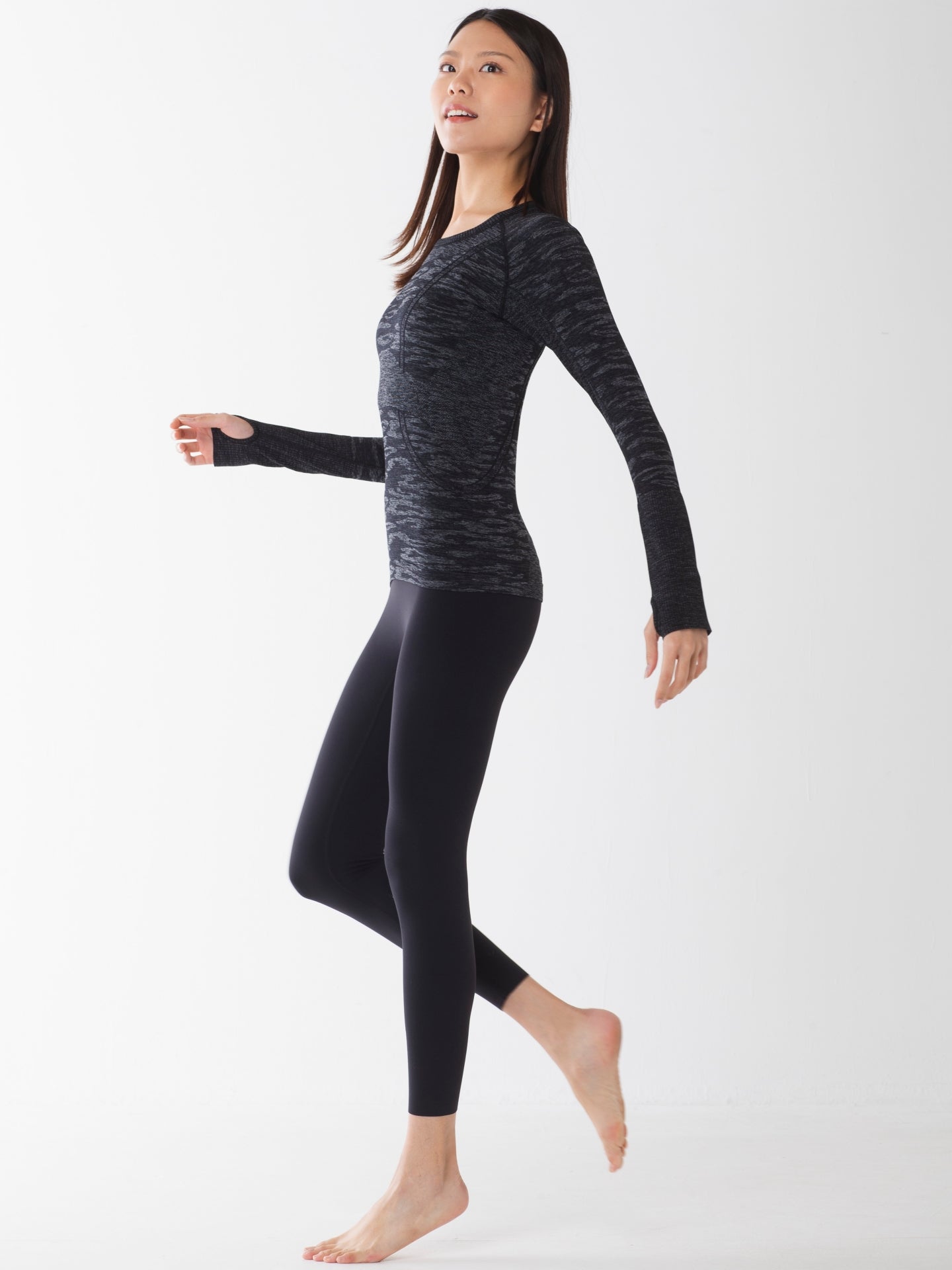 ヒトミ シームレス 長袖 トップス ブラックマール