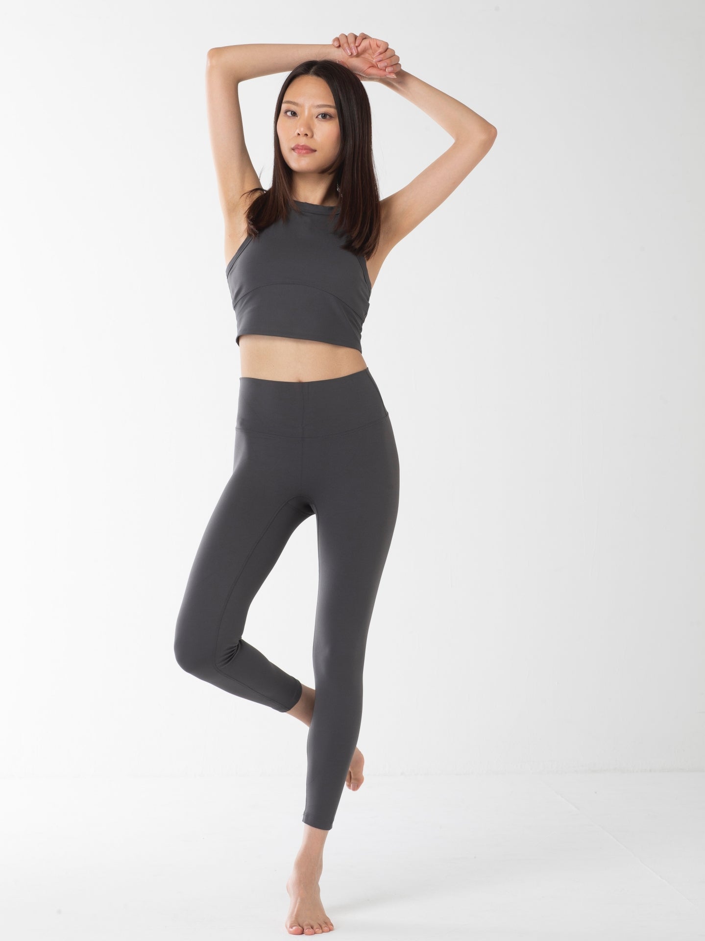 シェリー ライクラ クロップタンク グラファイト