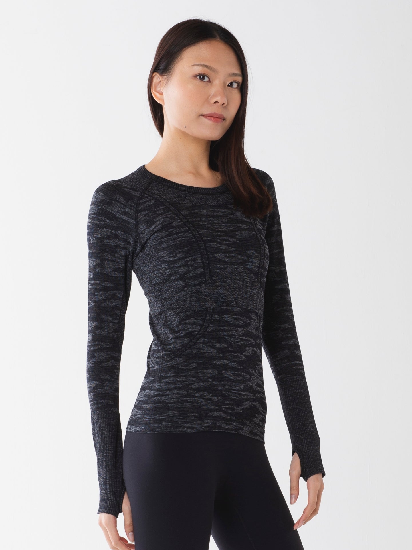 ヒトミ シームレス 長袖 トップス ブラックマール