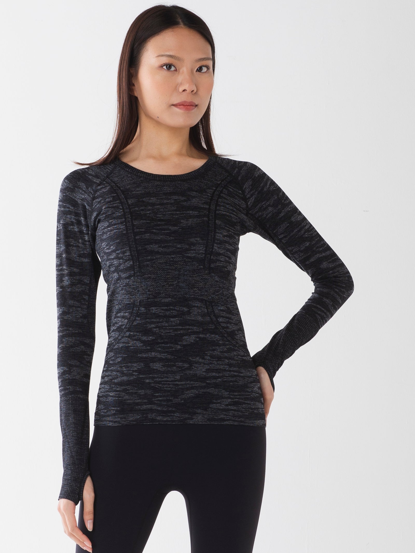 ヒトミ シームレス 長袖 トップス ブラックマール