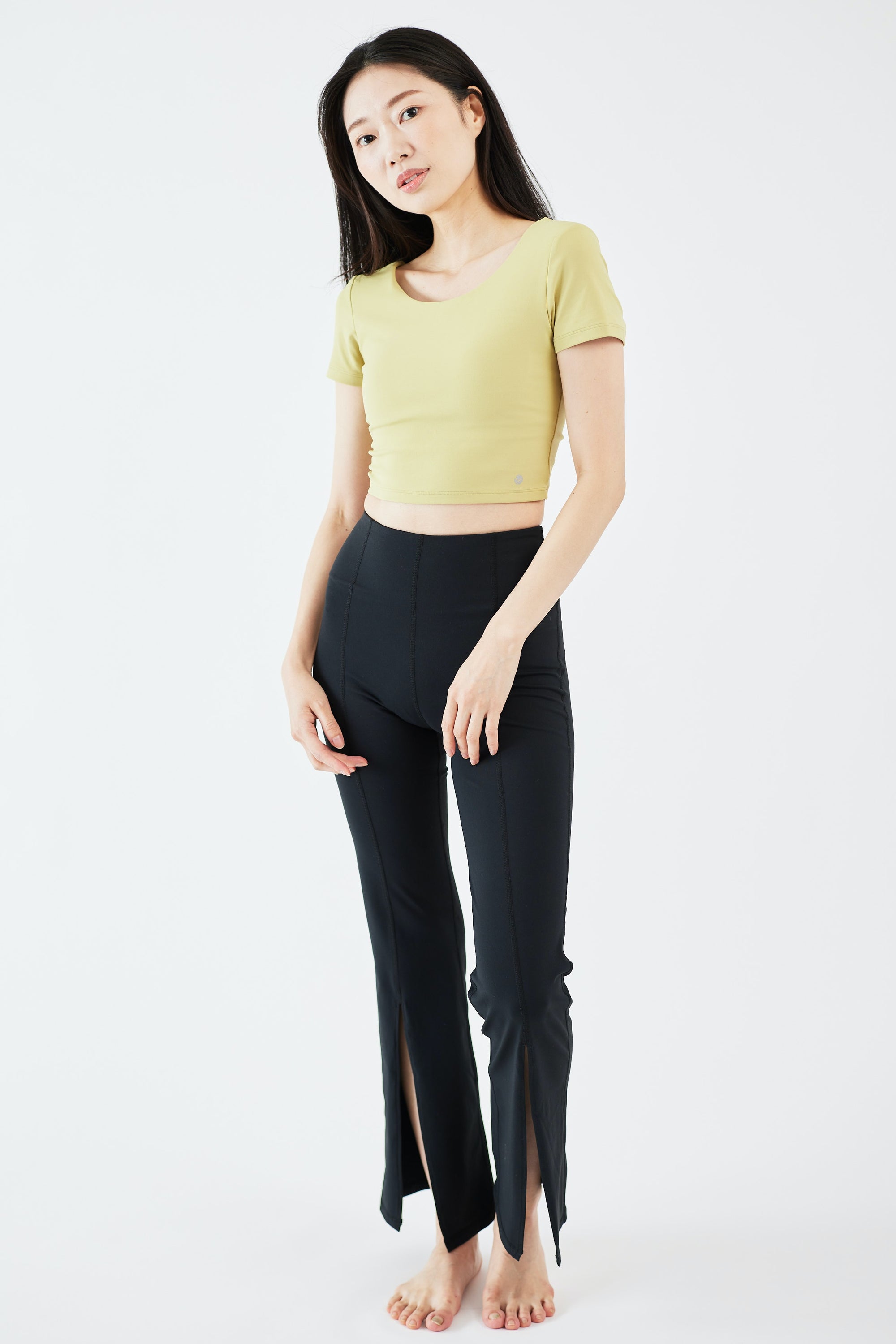ステファニー フレアパンツ フロント スリット ブラック