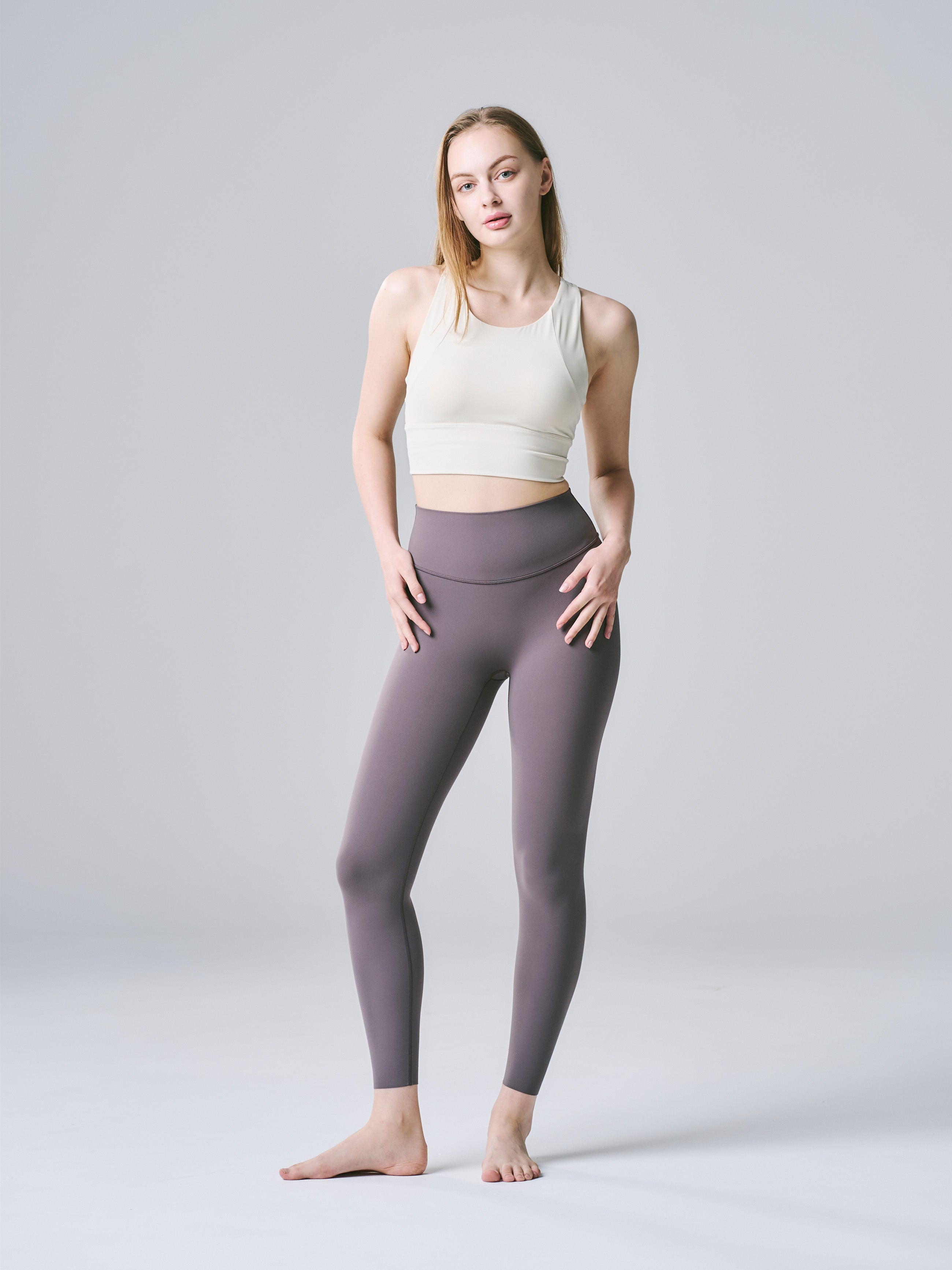 ブレンダ ハイネック ブラ アイボリー | スポーツブラ＆クロップ