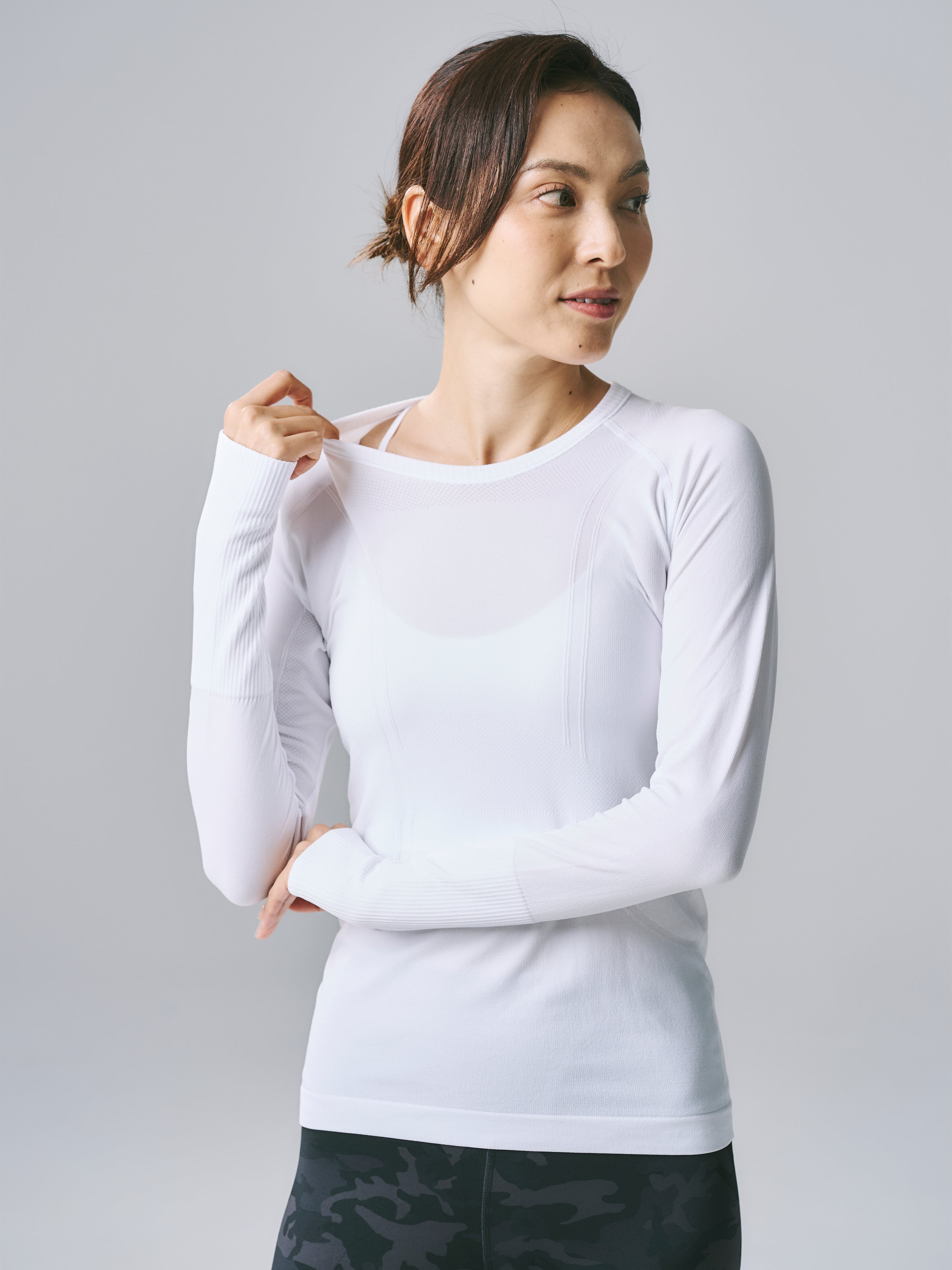 aloyoga 長袖 トップス Ribbed Sea Coast Long Sleeve - Black | ALO