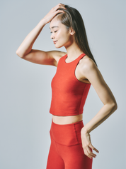 BEYOND YOGA スペースダイ ハイ ネック クロップド タンク ホリー レッド ヘザー