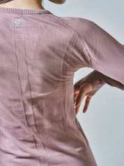 ヒトミ シームレス 長袖 トップス チューリングローズ