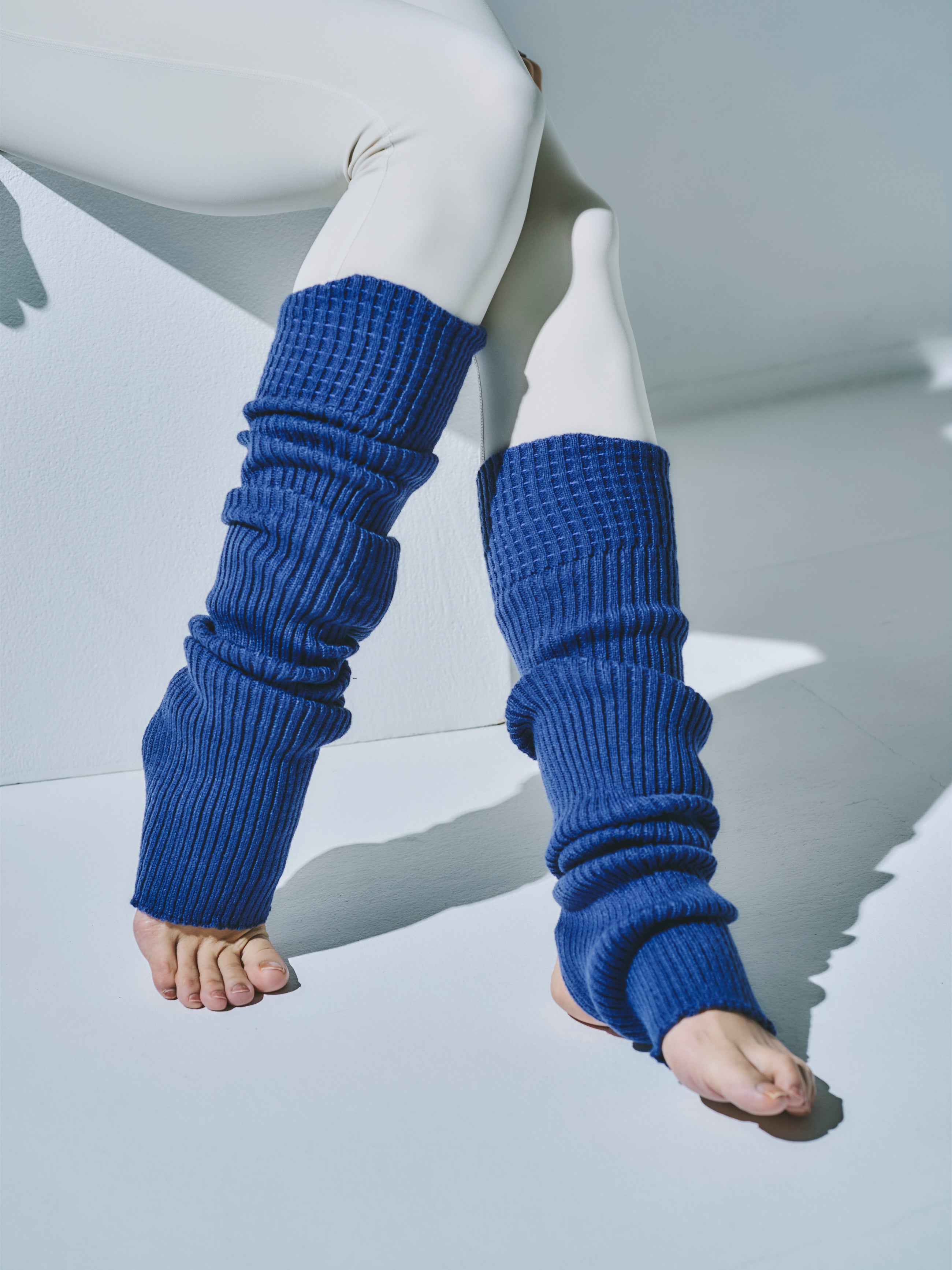 エッセンシャルズ レッグウォーマー バイオレット