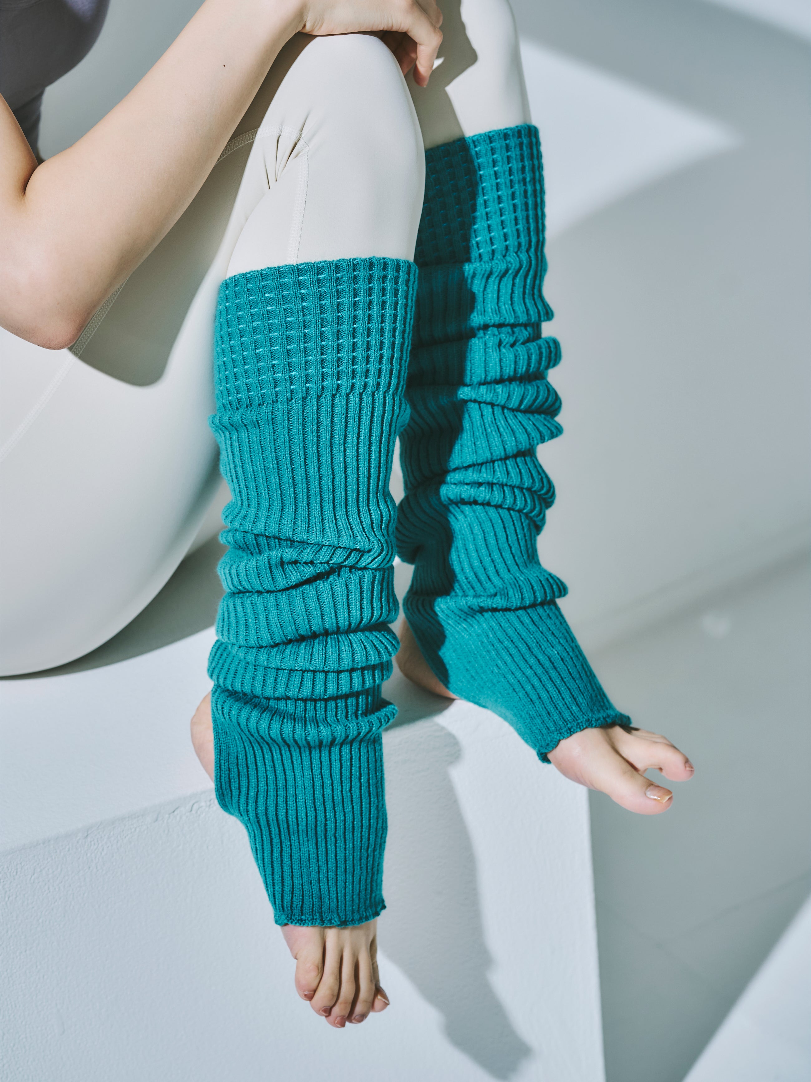 エッセンシャルズ レッグウォーマー ジェード