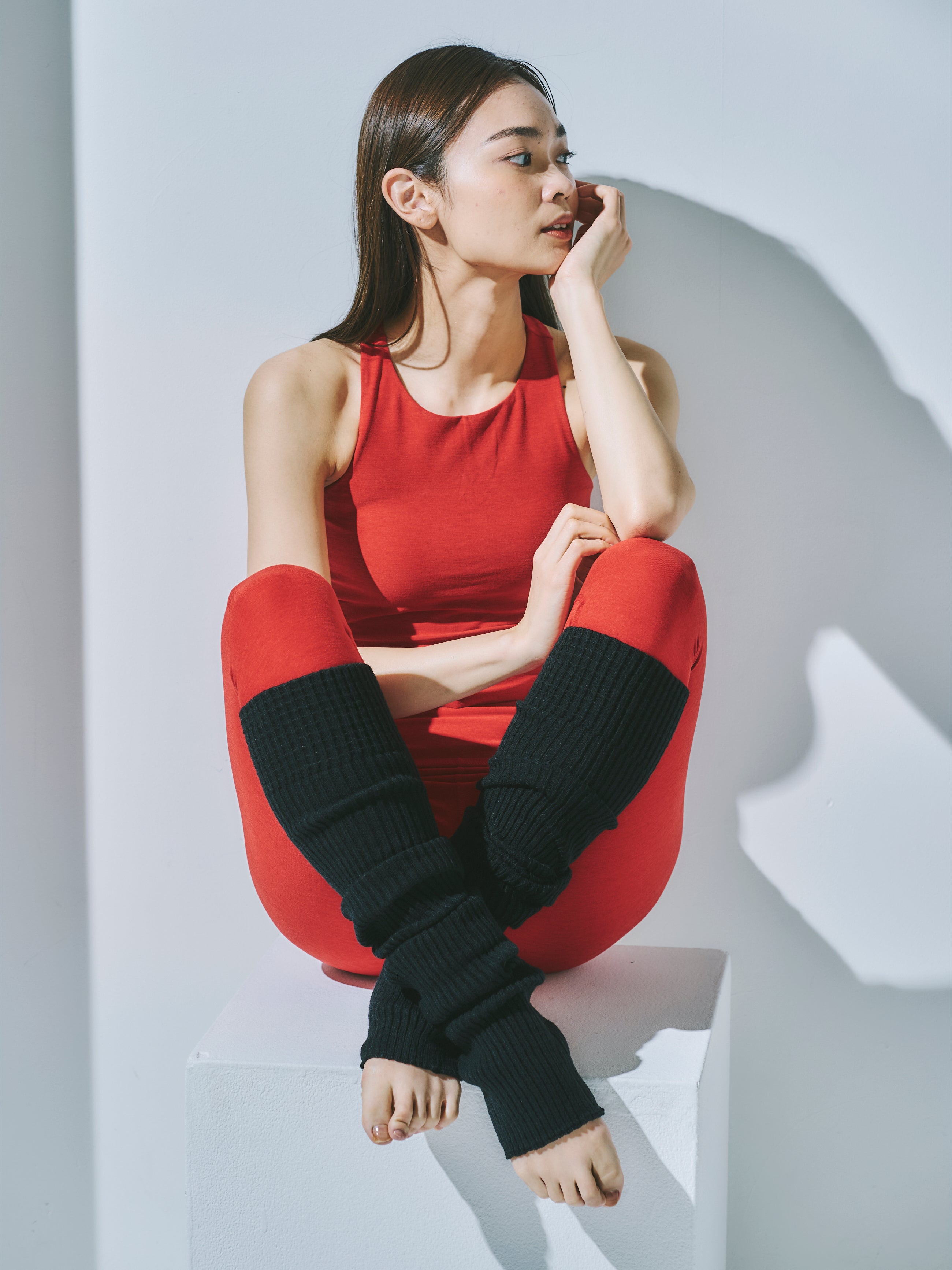 エッセンシャルズ レッグウォーマー ブラック