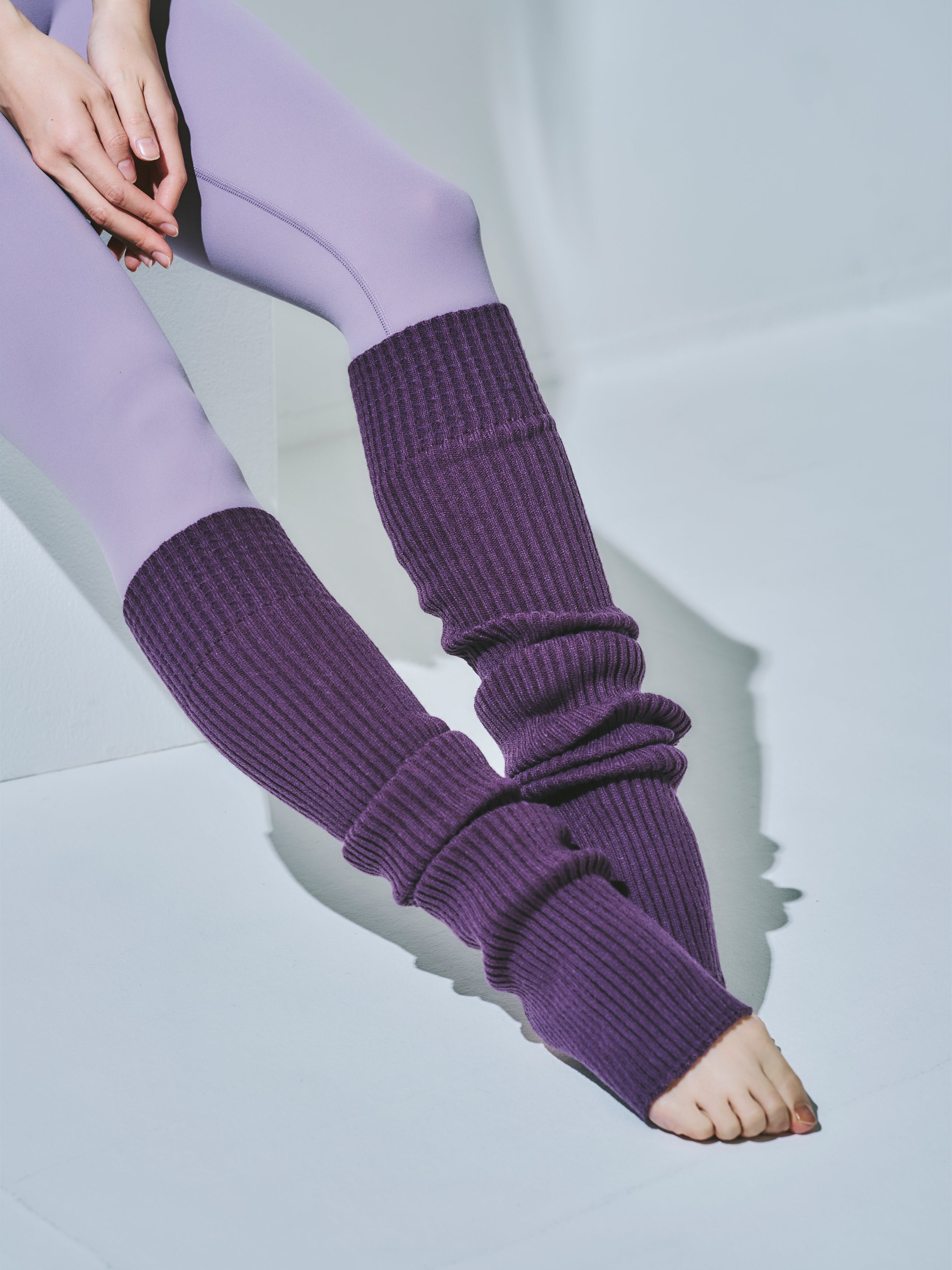 エッセンシャルズ レッグウォーマー グレープ