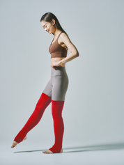 エッセンシャルズ レッグウォーマー レッド