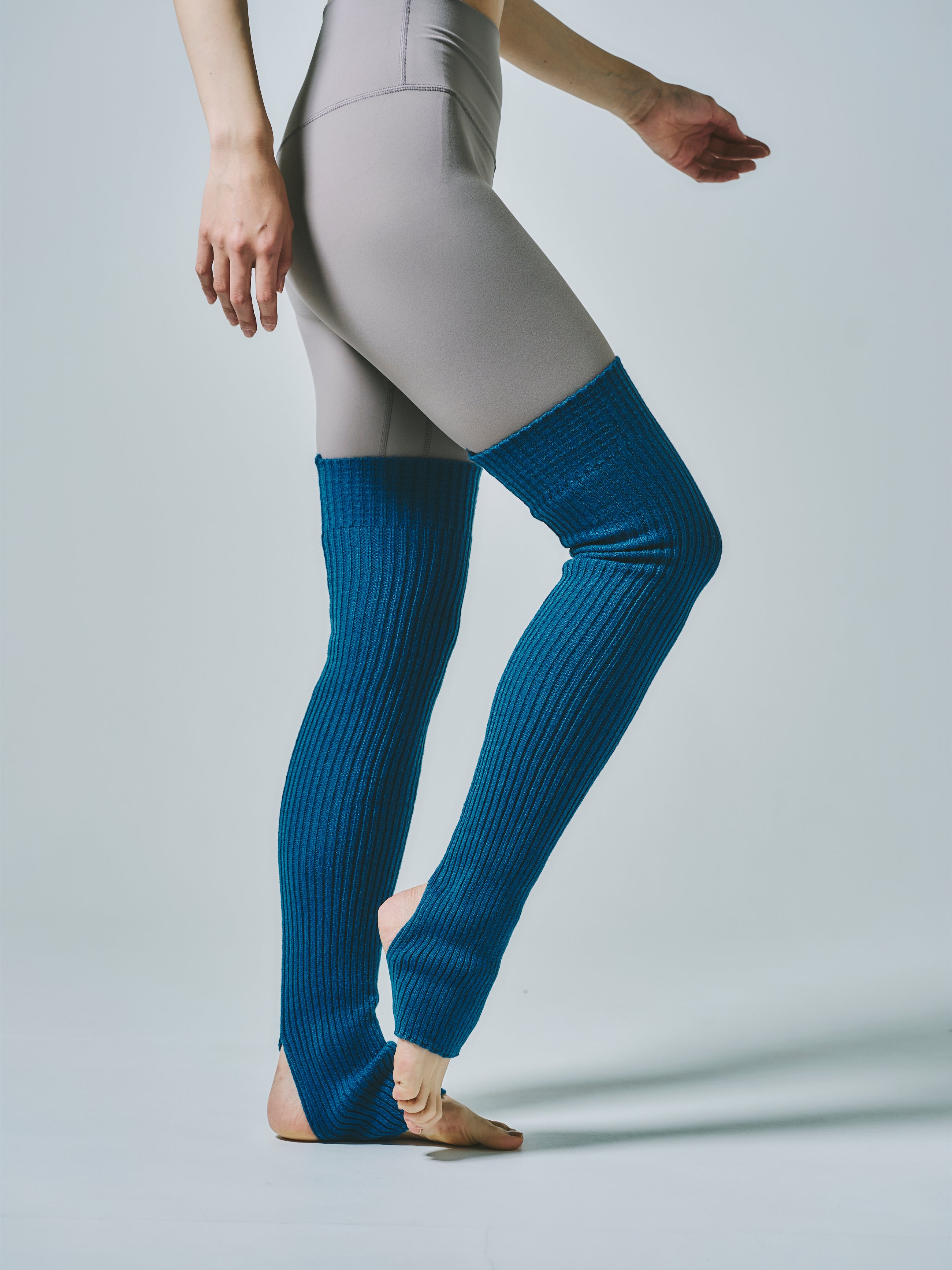 エッセンシャルズ レッグウォーマー オーシャン