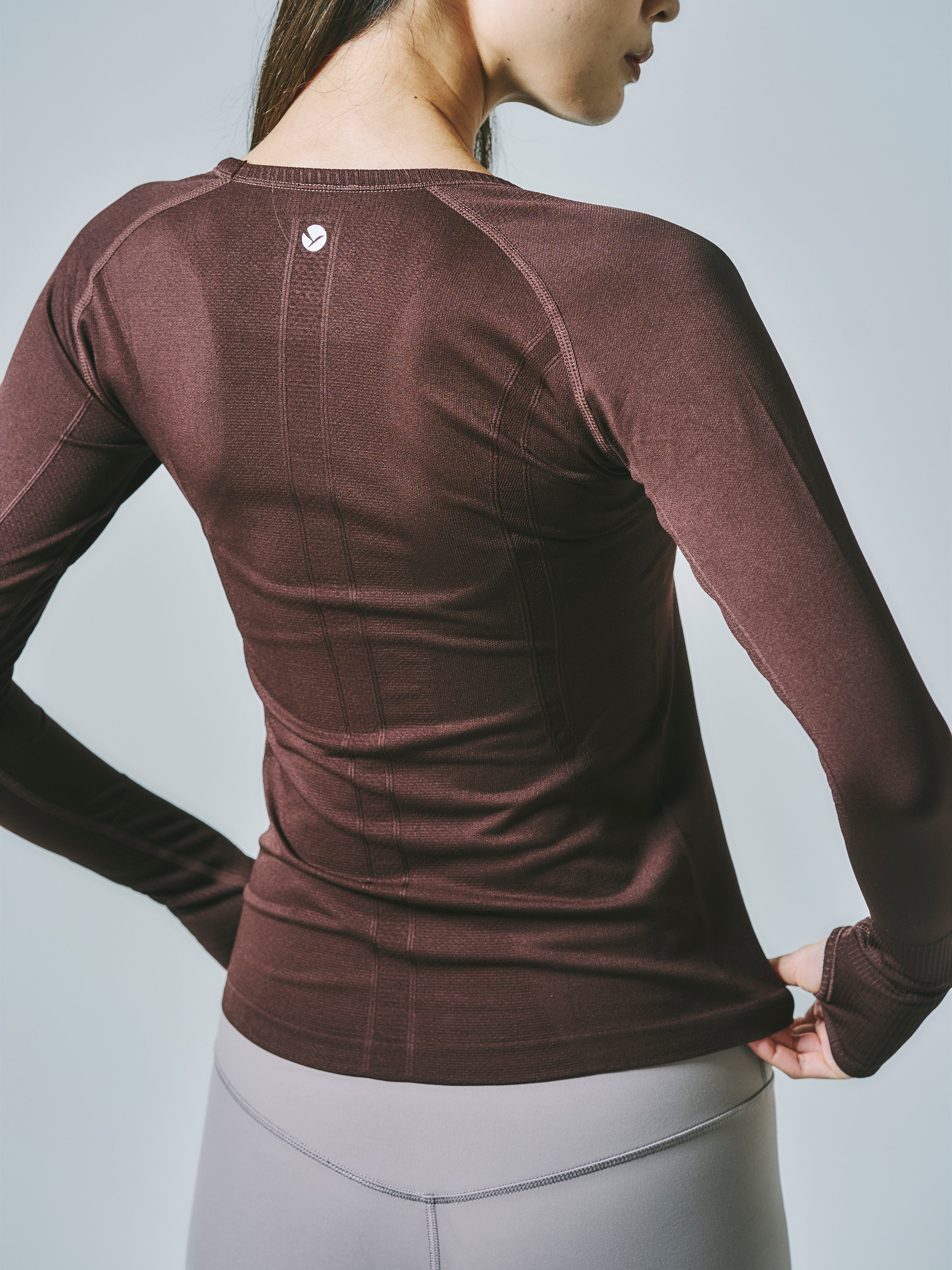 ヒトミ シームレス 長袖 トップス コーヒー