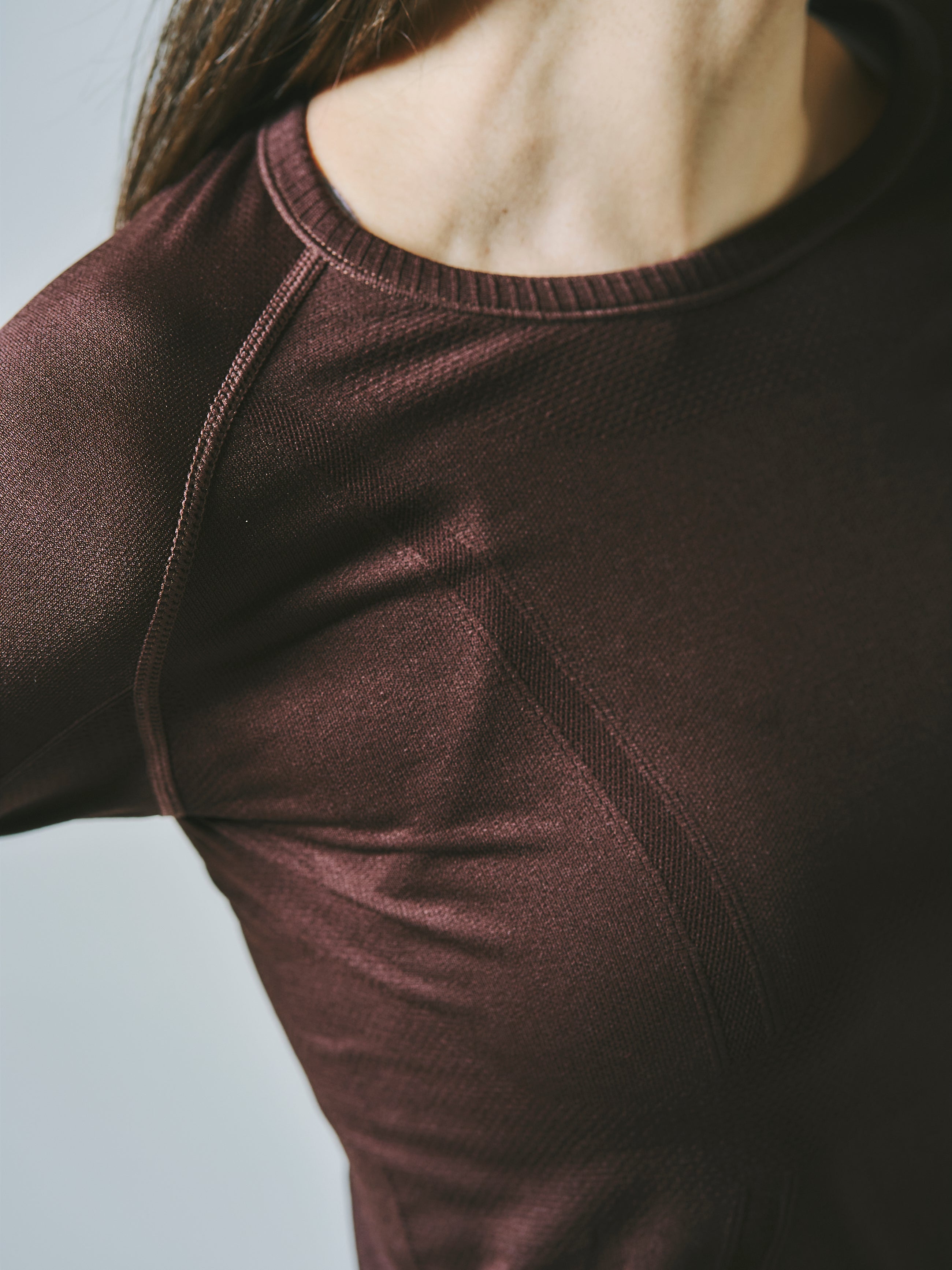 ヒトミ シームレス 長袖 トップス コーヒー