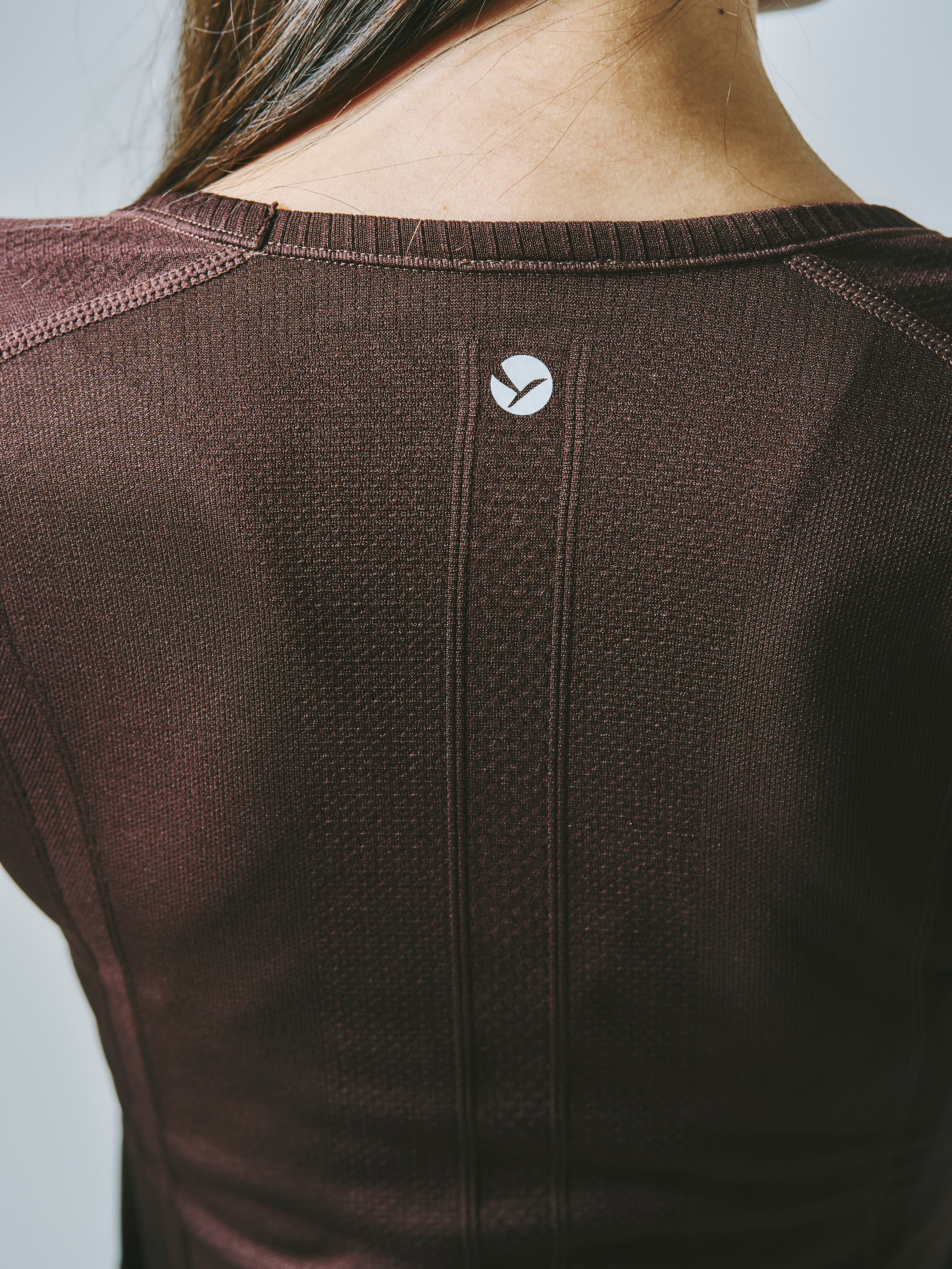 ヒトミ シームレス 長袖 トップス コーヒー