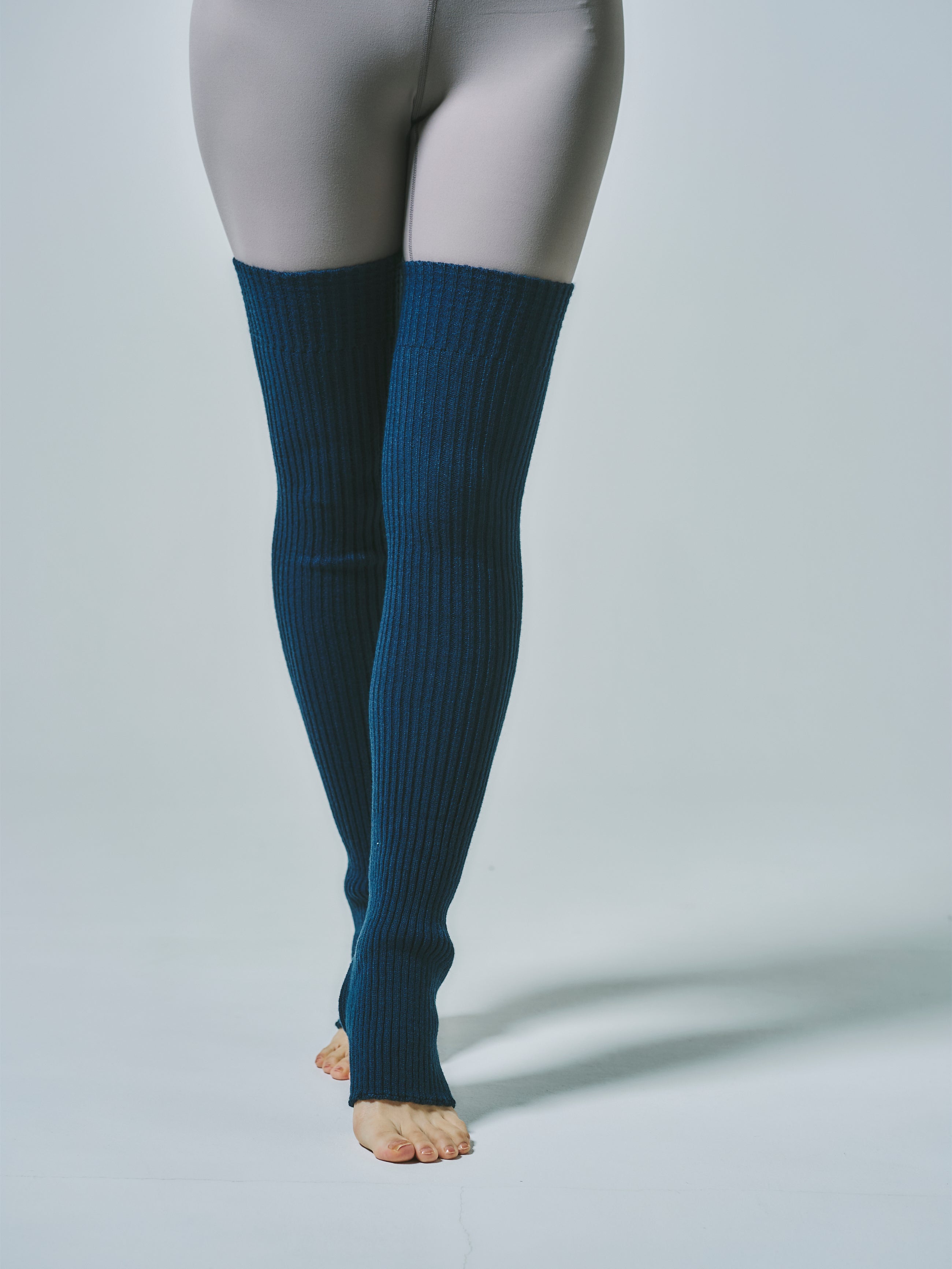 エッセンシャルズ レッグウォーマー ナイトフォール