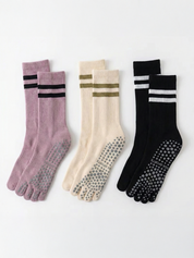 【高コスパ3足セット】グリップ付き 5本指ソックス 通常丈（ブラック/カーキ/パープル）