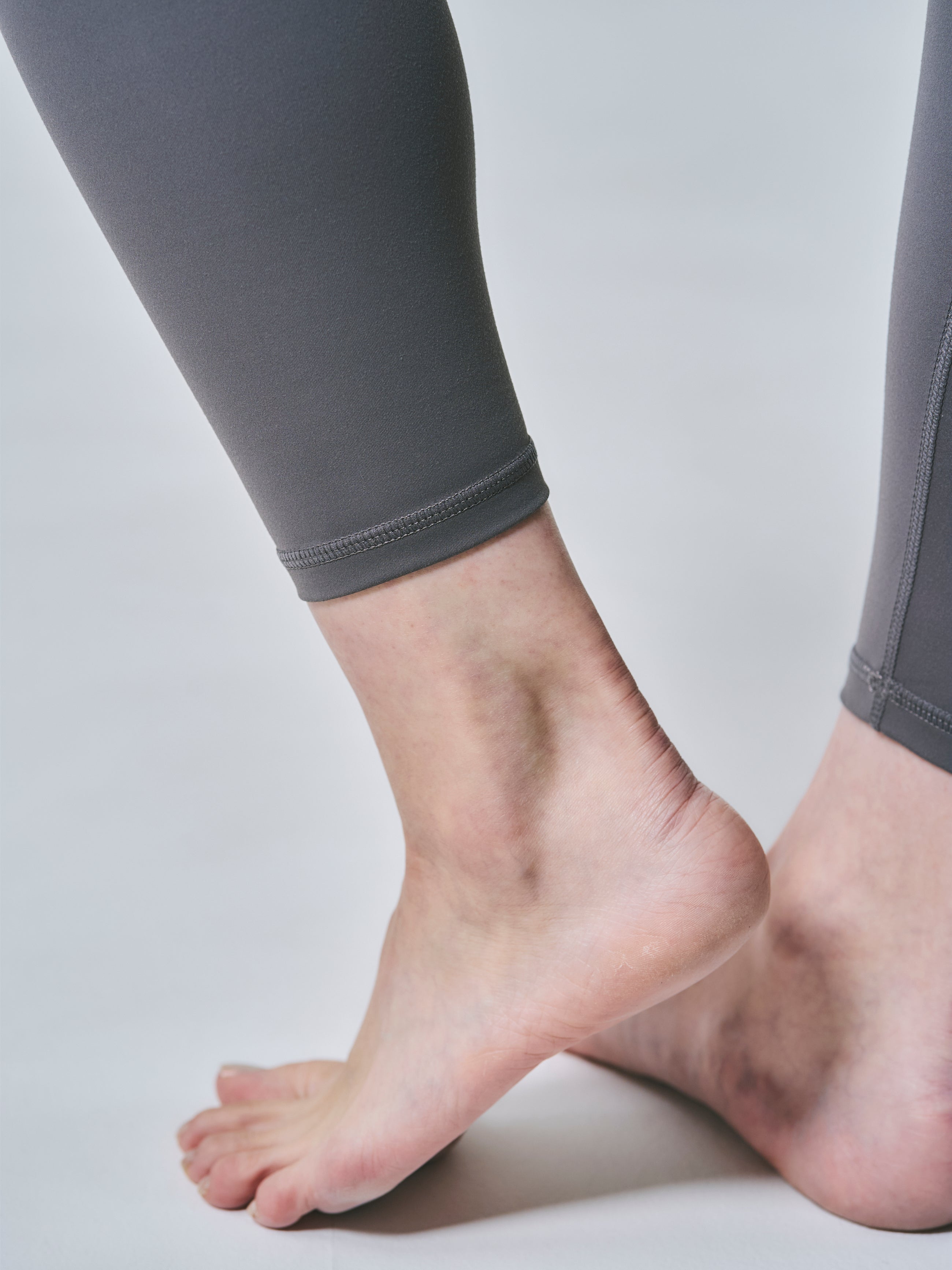 エマ レギンス ライトロータスグレー