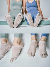 KITTENロゴ プリント グリップ付き 5本指ソックス ピンクベージュ