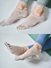 KITTENロゴ プリント グリップ付き 5本指ソックス ピンクベージュ