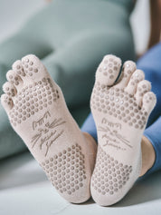 KITTENロゴ プリント グリップ付き 5本指ソックス ピンクベージュ