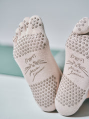 KITTENロゴ プリント グリップ付き 5本指ソックス ピンクベージュ