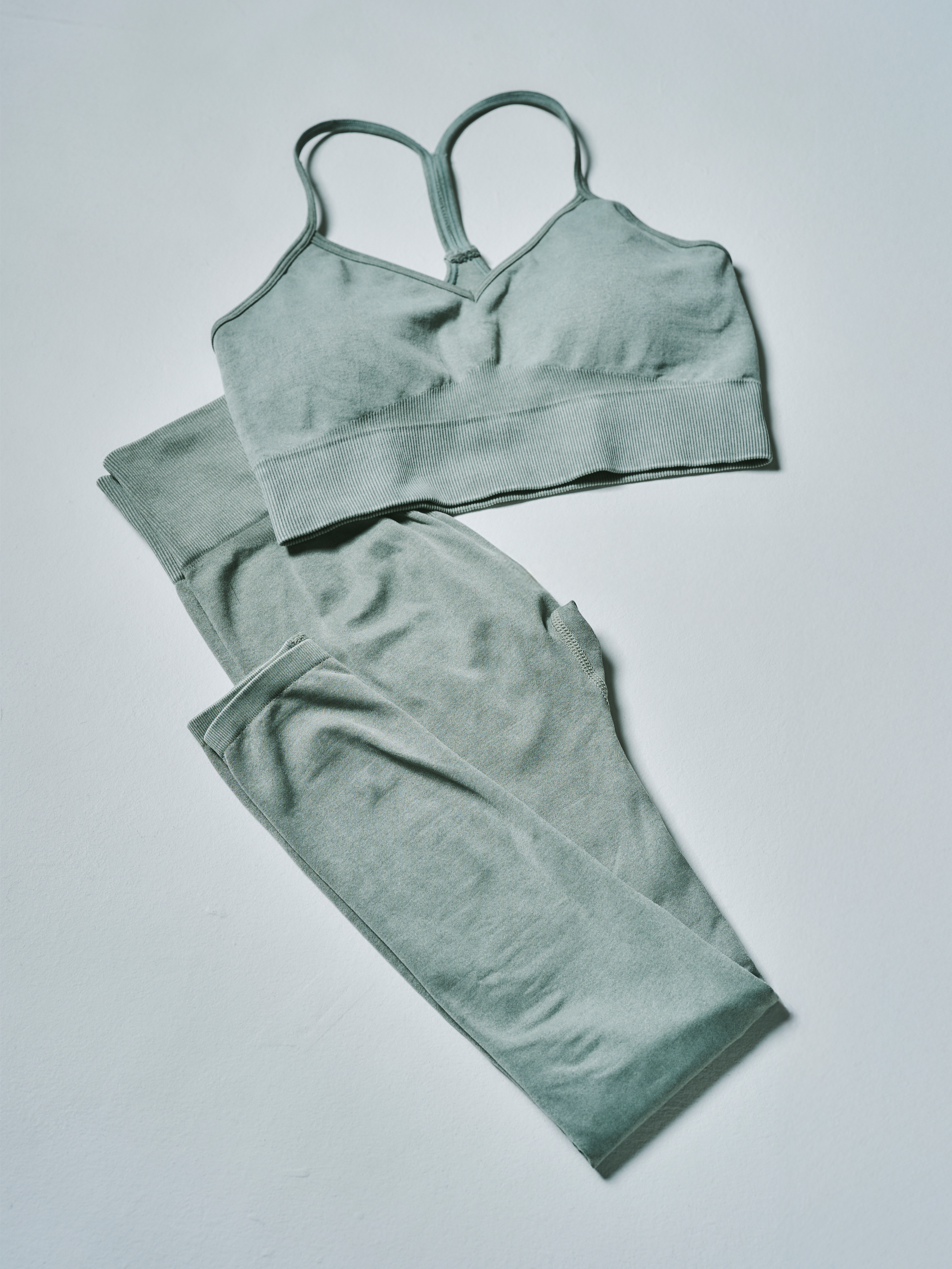 【セット】エッセンシャル プラス シームレス セット グリーン