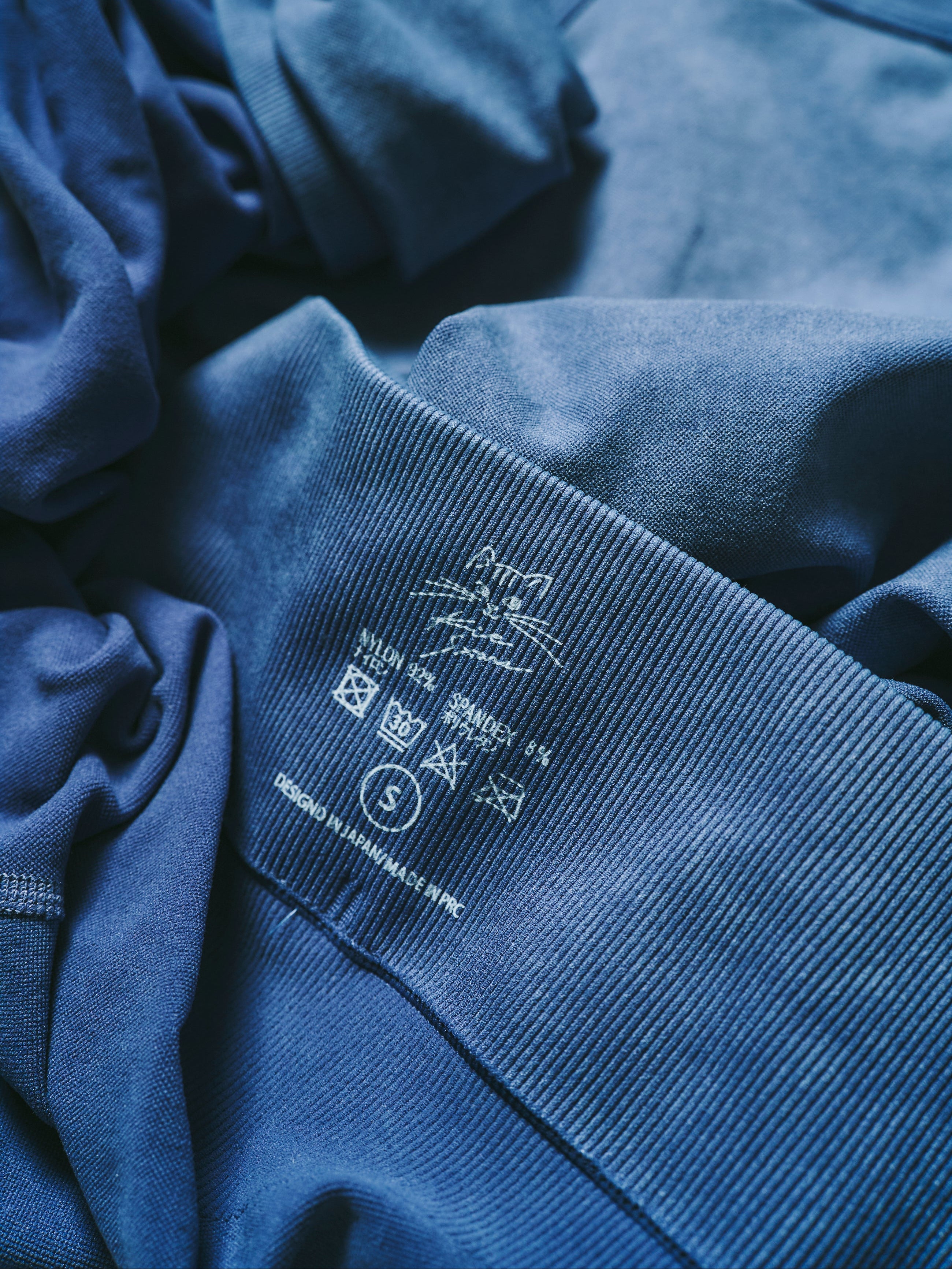 【セット】エッセンシャル プラス シームレス セット ブラック