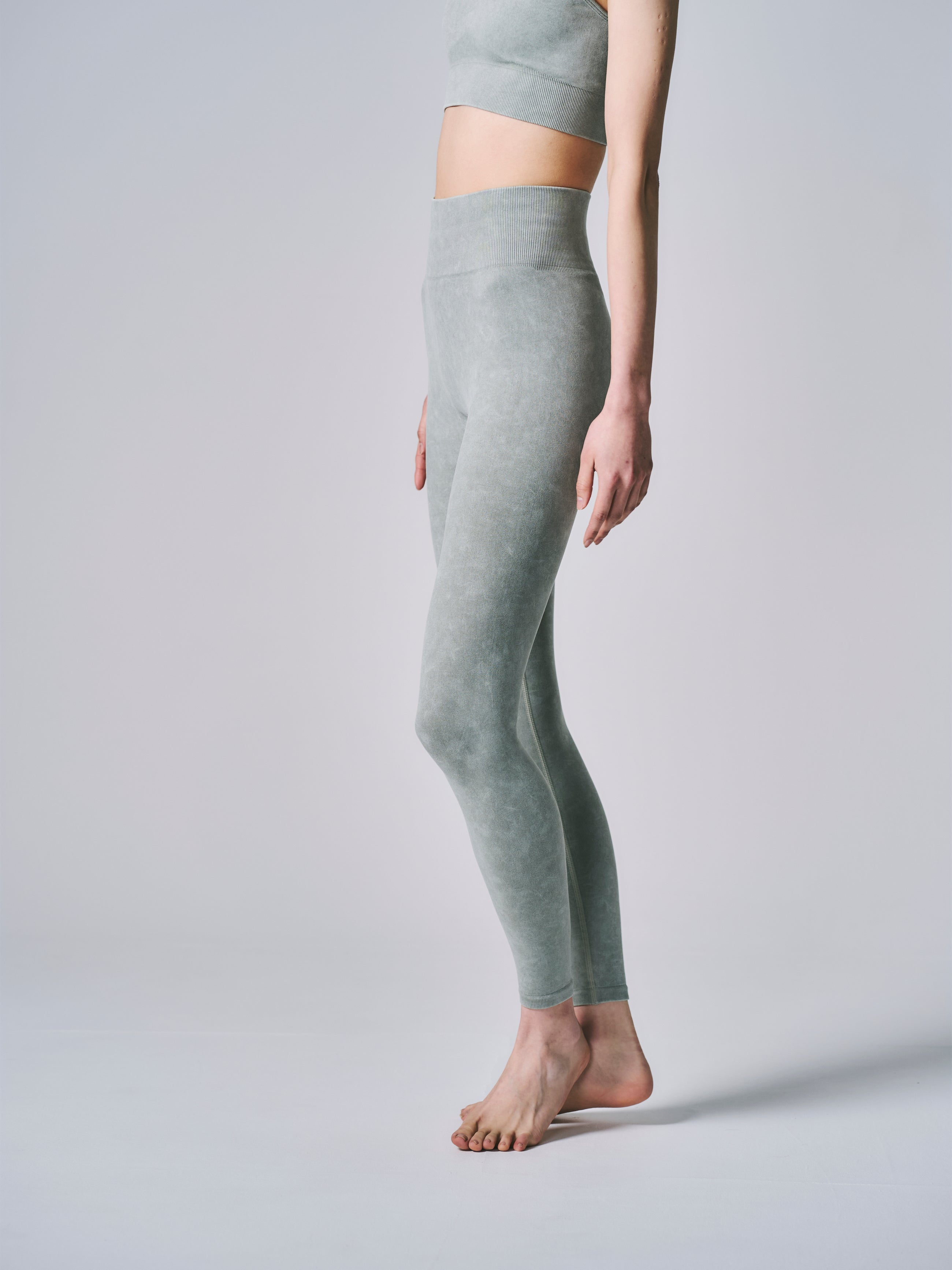 【セット】エッセンシャル プラス シームレス セット グリーン