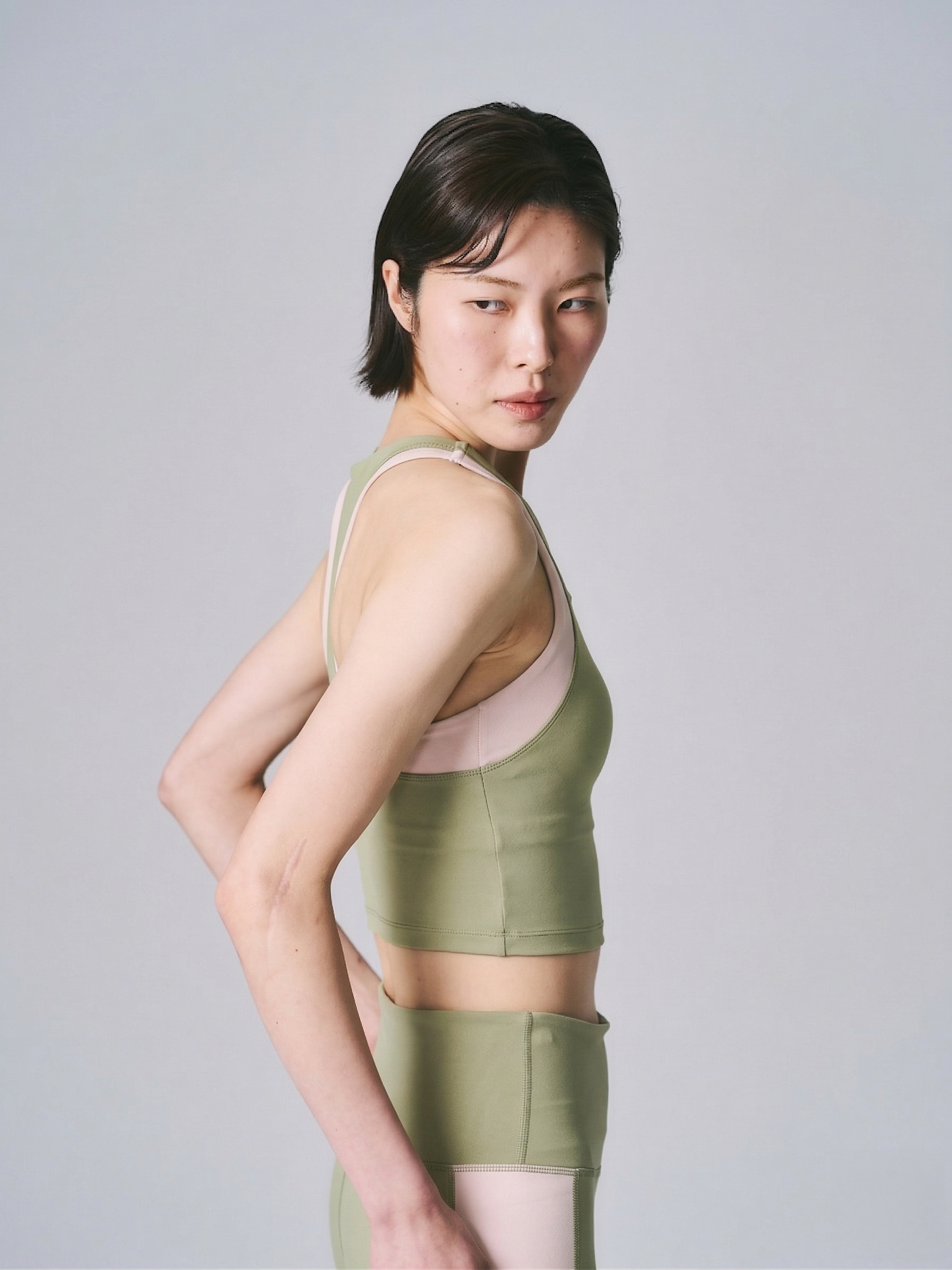 プレミアム バイカラー クロップドタンク オリーブ・サクラ