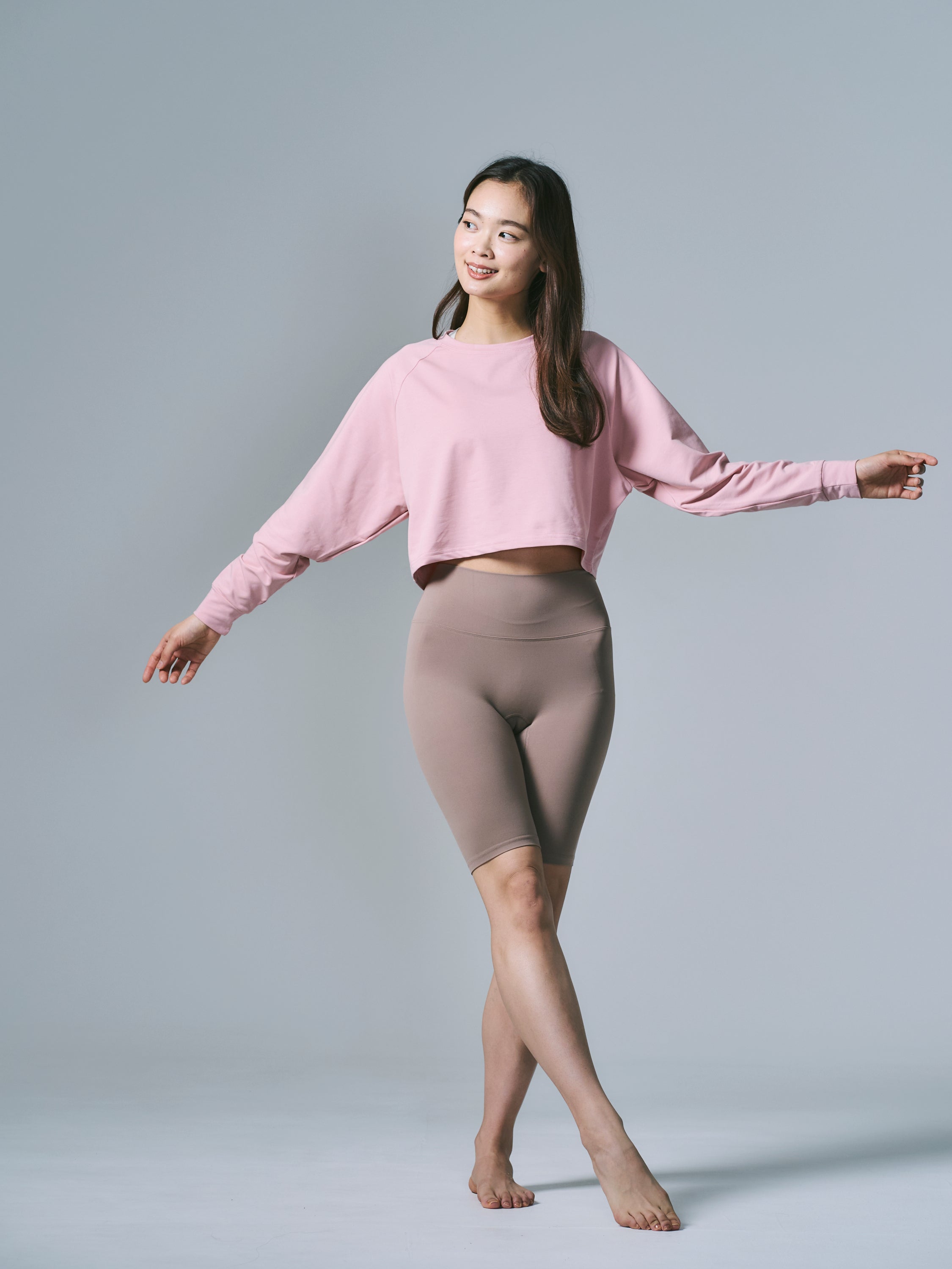alo ピンク クロップドTシャツ ピンク系 ALO Yoga(アロー) Tシャツ・カットソー(レディース