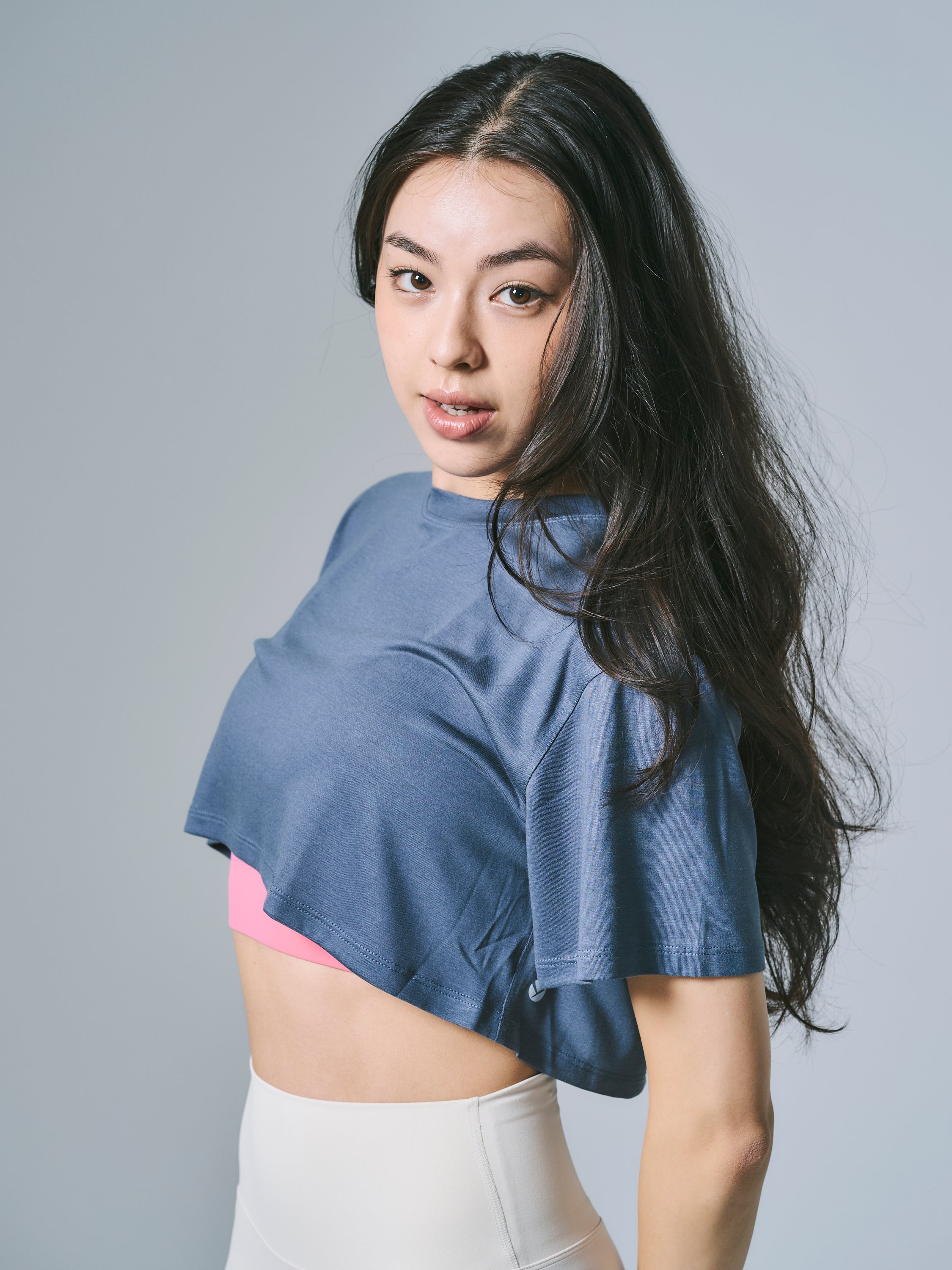 マリエ クロップド Tシャツ ブルー