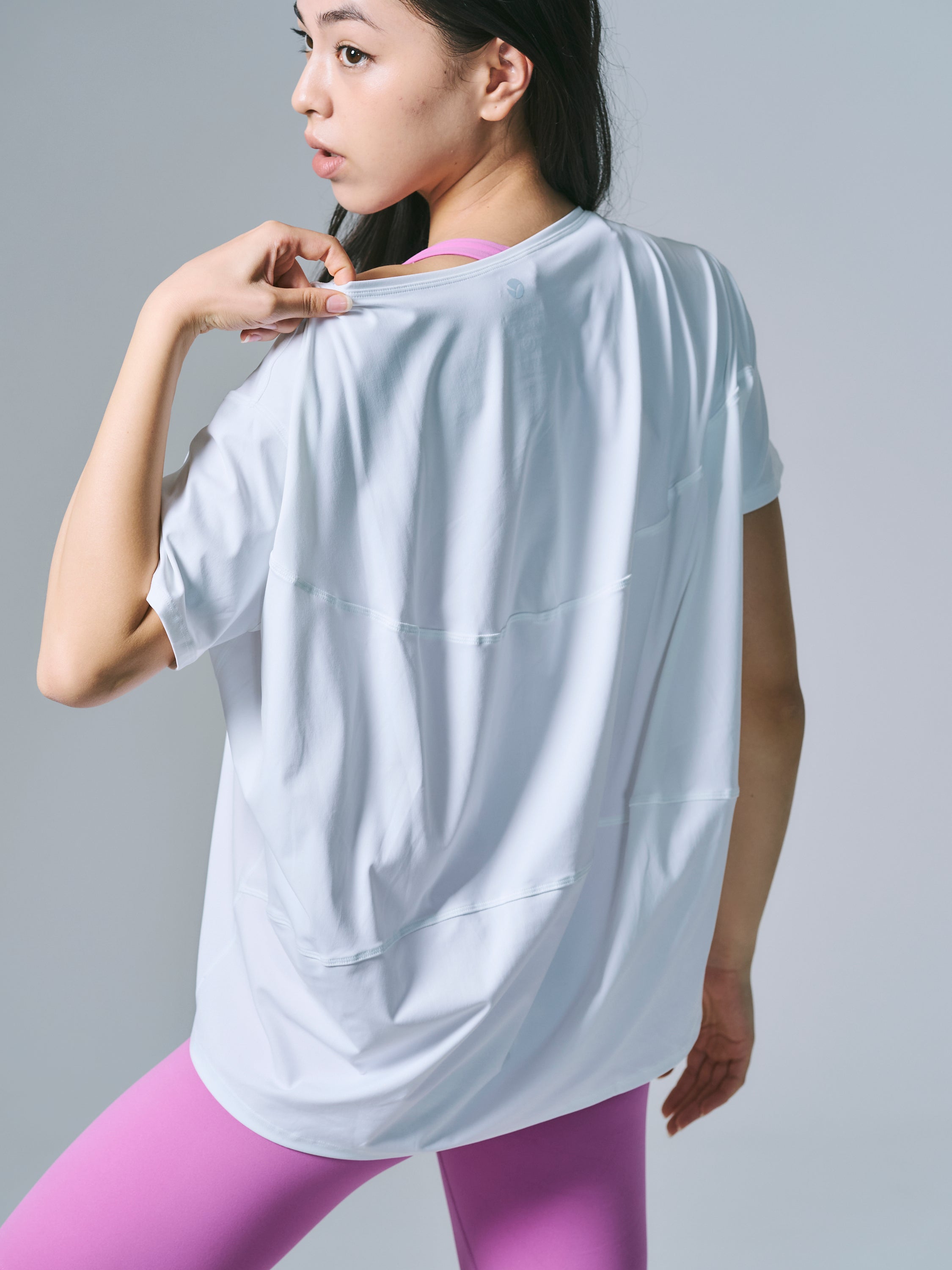 ヨサ現品のみ☆最新テラウェアほぼ未使用49500円→22999円 デボラ リラックス トップス ショート Tシャツ ホワイト | ヨガウェア