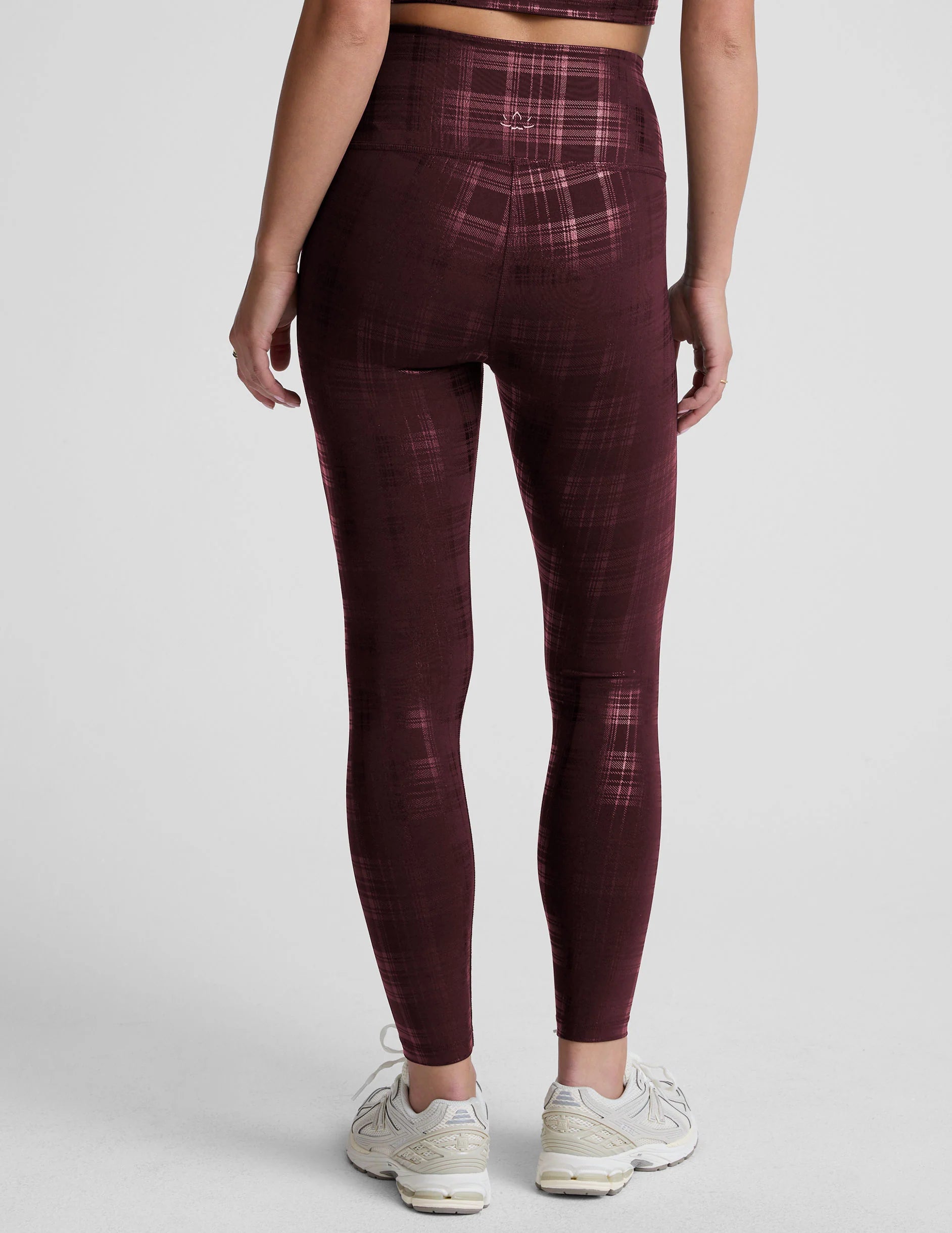 EP3243_plaid-foil-burgundy_13182.webp