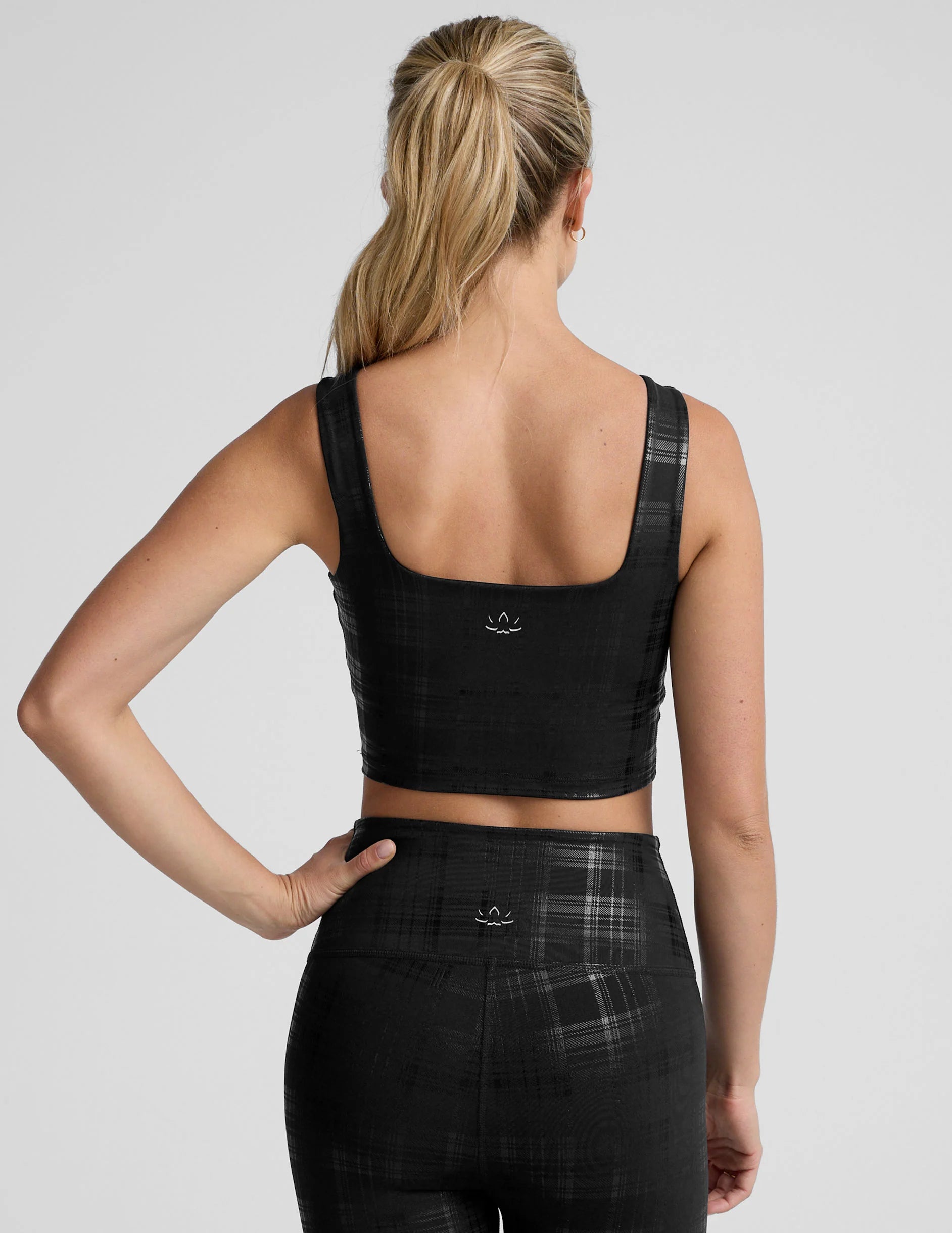 EP4737_plaid-foil-black_12627.webp