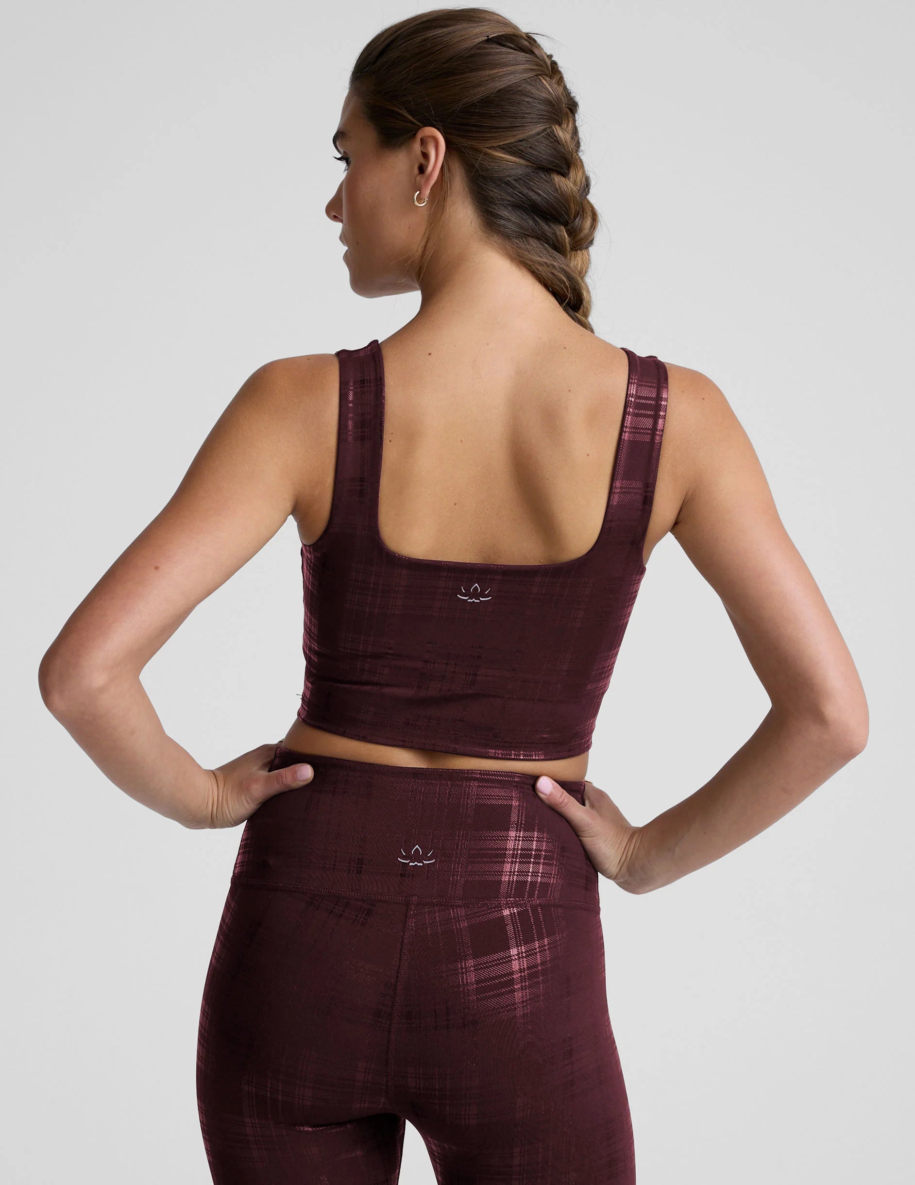 EP4737_plaid-foil-burgundy_13171.webp