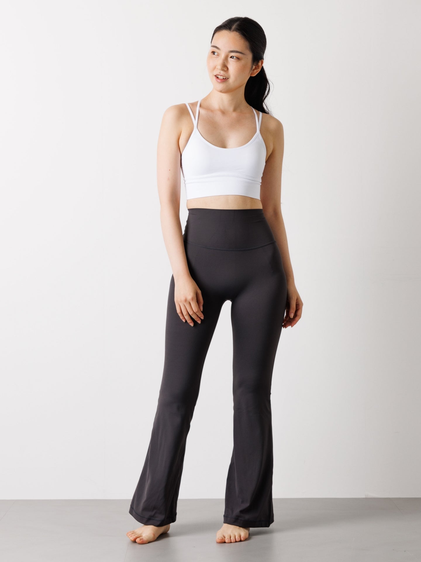 alo ブラック フレアヨガパンツ XS 新品】alo ブラック ワイドパンツ Sサイズ ALO YOGA ワイド