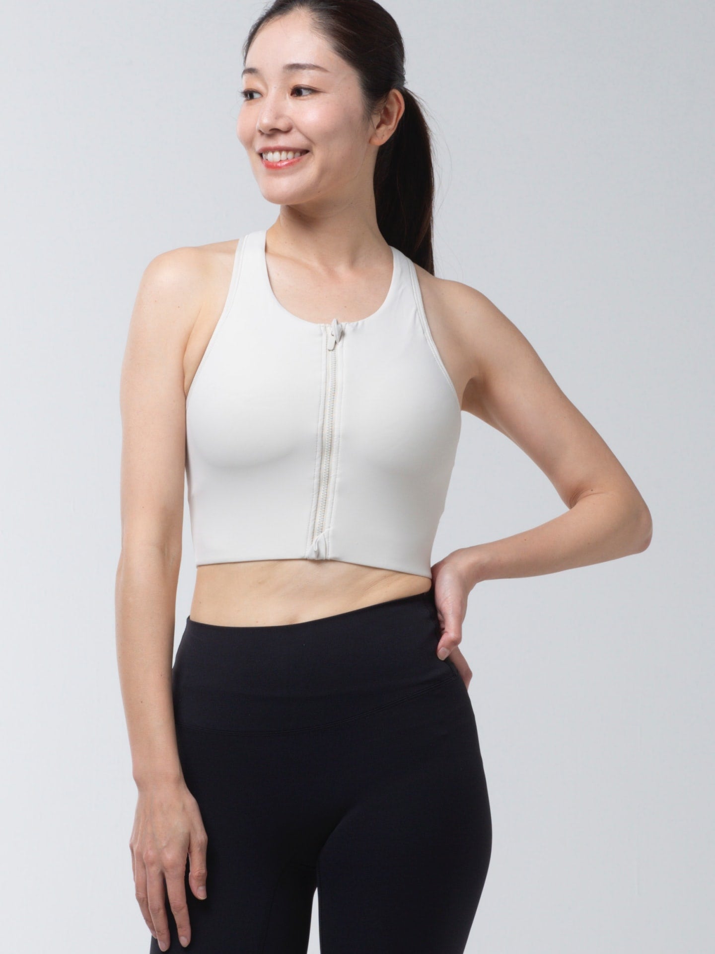 MillieZipBra_white_00001.jpg