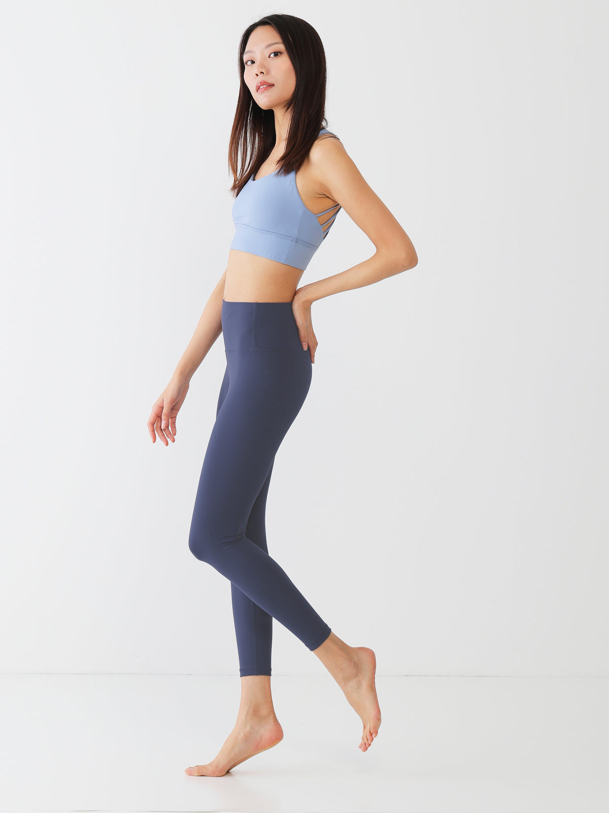 【美品】easyogaイージーヨガ Glossy Slim レギンス 4 美品】easyogaイージーヨガ Glossy Slim レギンス 4 美品