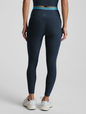 BEYOND YOGA スペースダイ レイヤード ハイウエスト ミディ レギンス – ノクターナル ネイビー