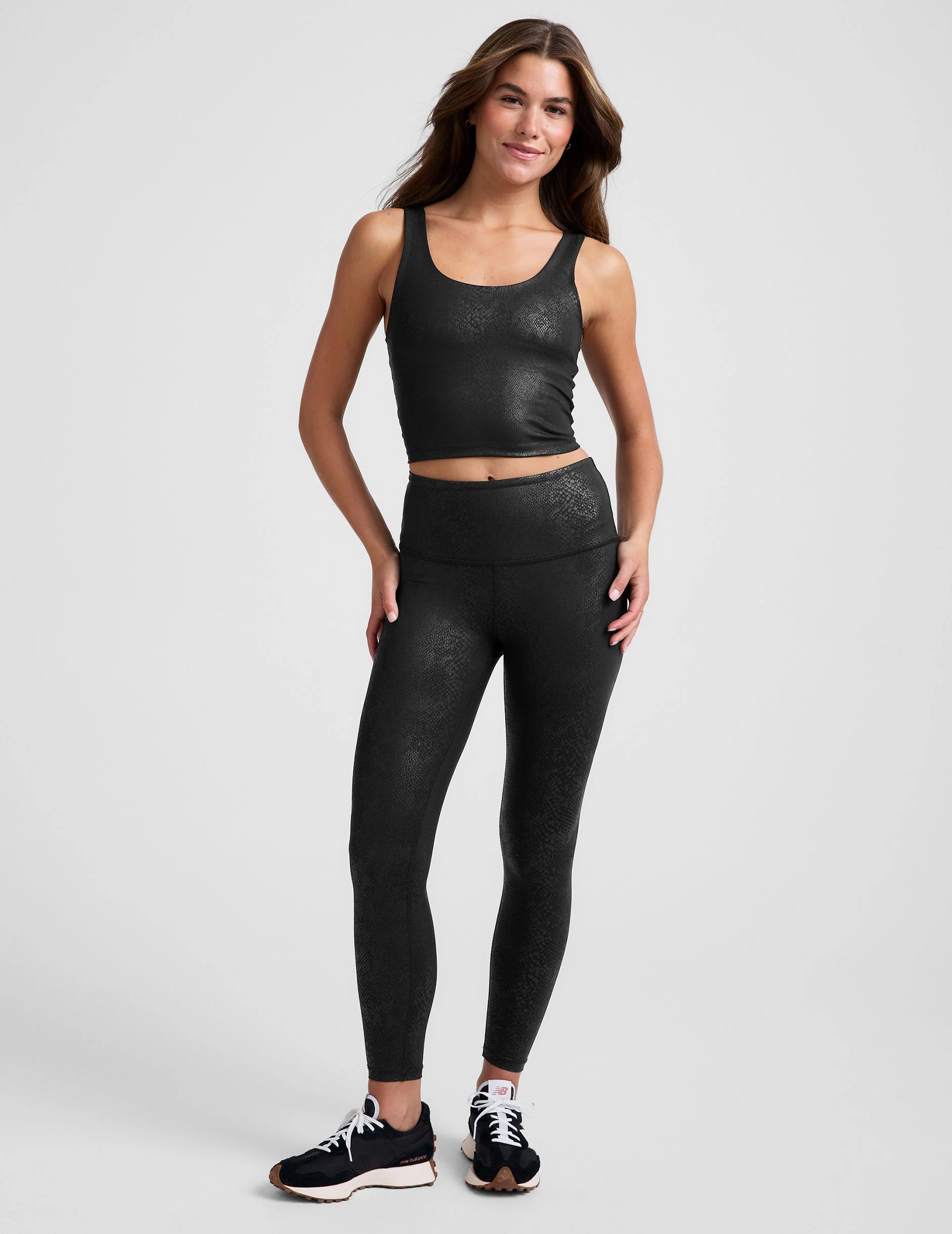 VI3243_viper-black_00714_98ab3227-20d7-4f1c-9120-ccc8d84b541c.webp