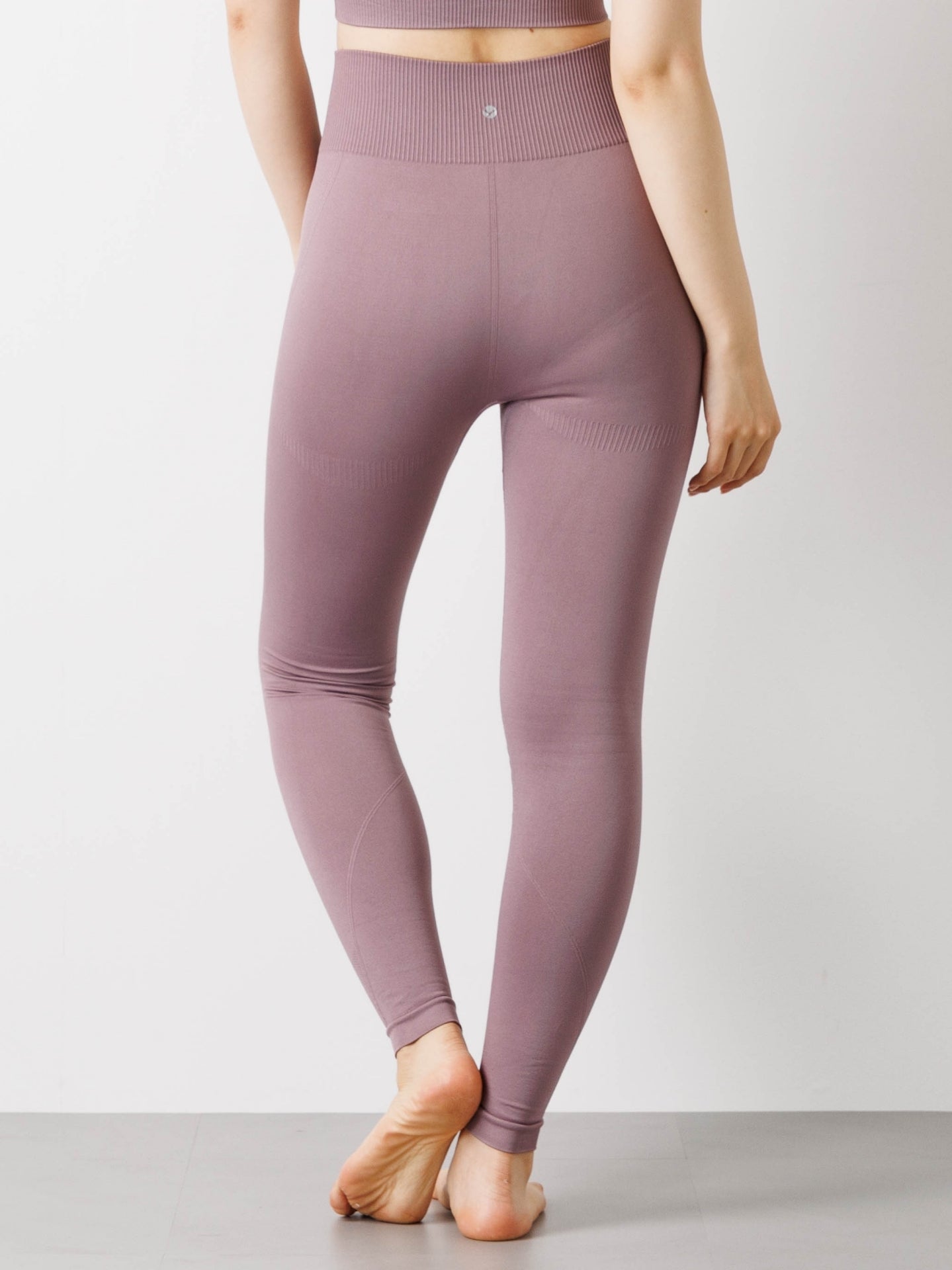 【セット】エッセンシャル シームレス セット シャンパン