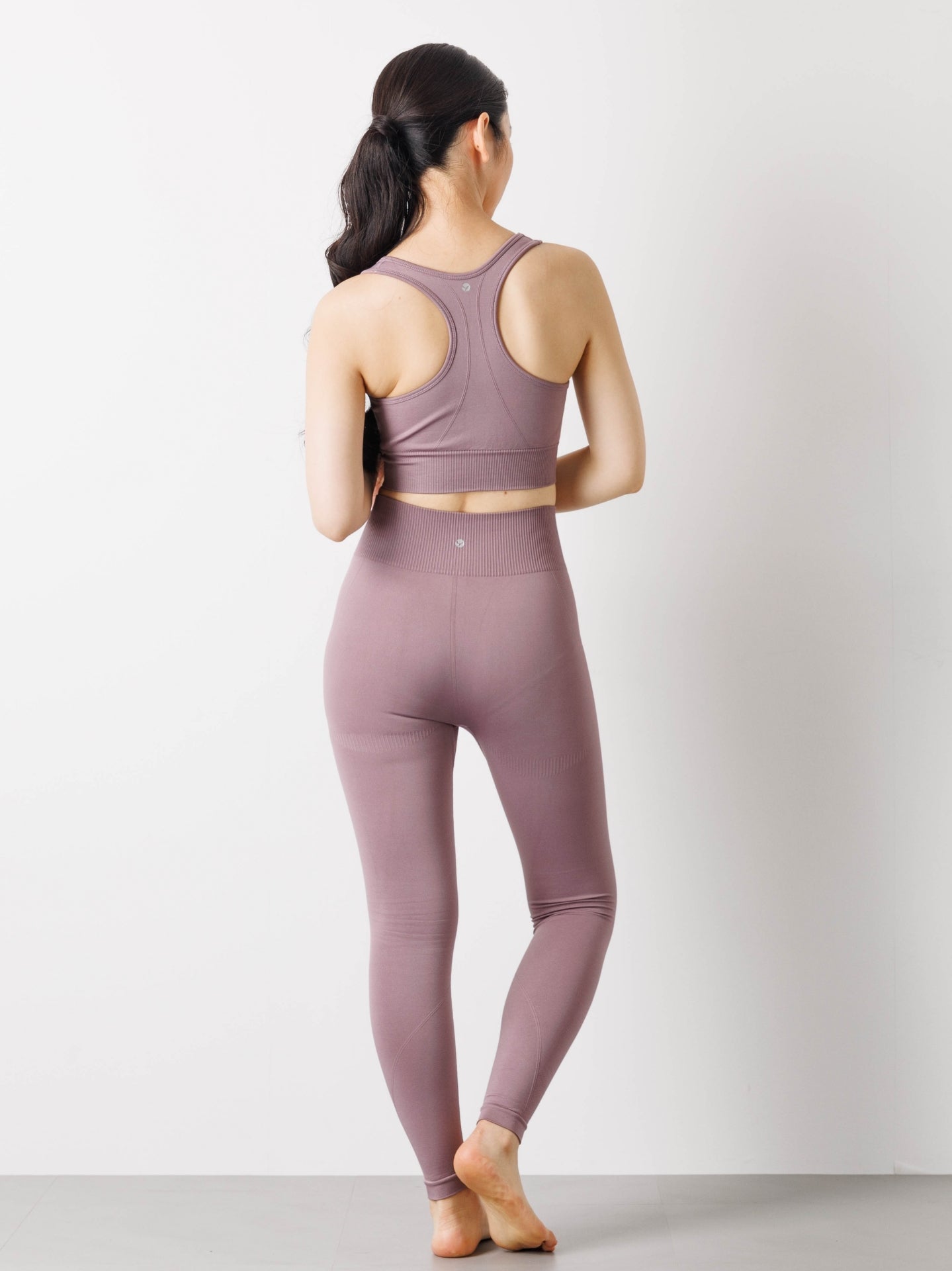 【セット】エッセンシャル シームレス セット シャンパン