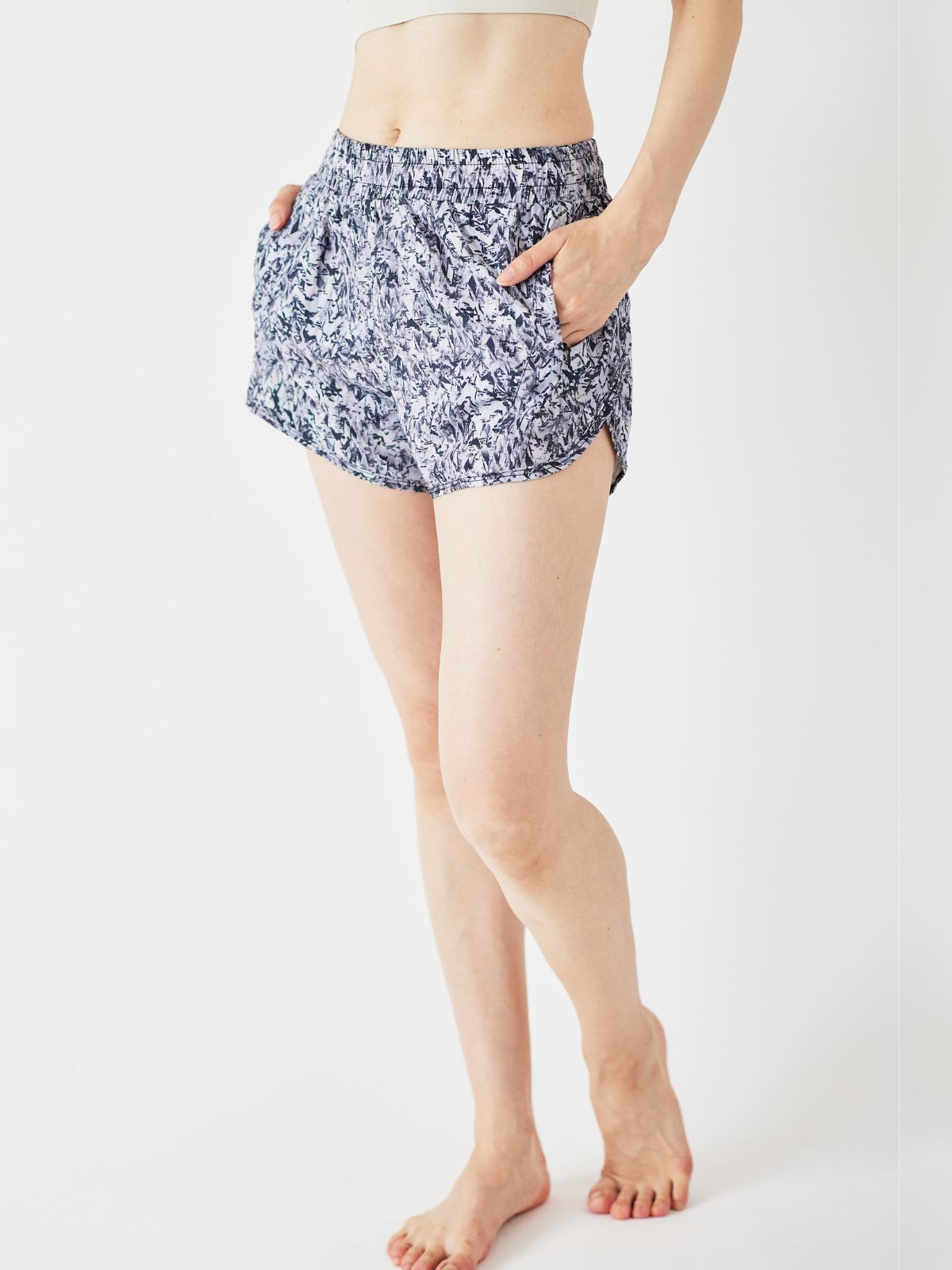 helen_blk_floral_00050.jpg