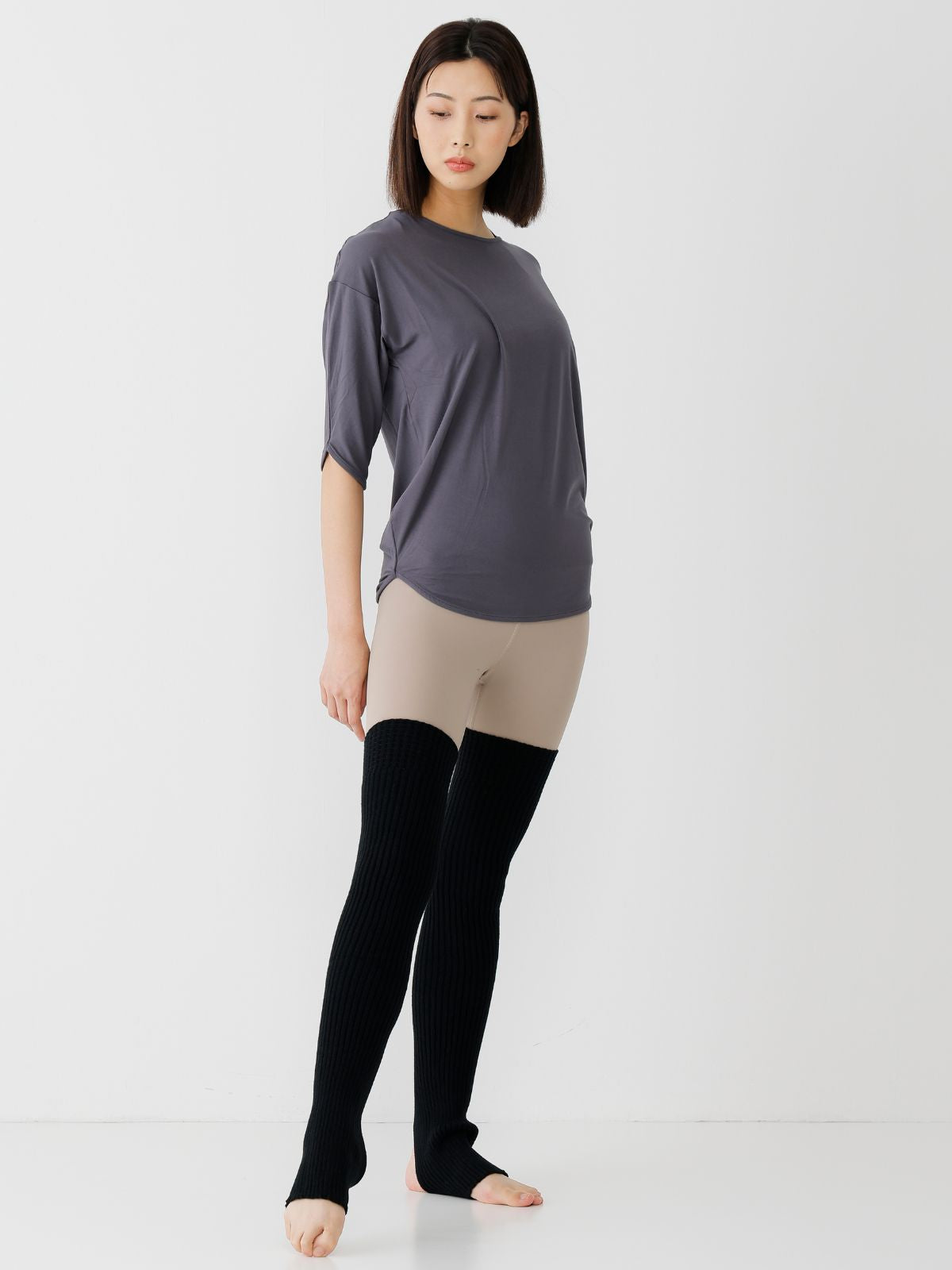 エッセンシャルズ レッグウォーマー ブラック