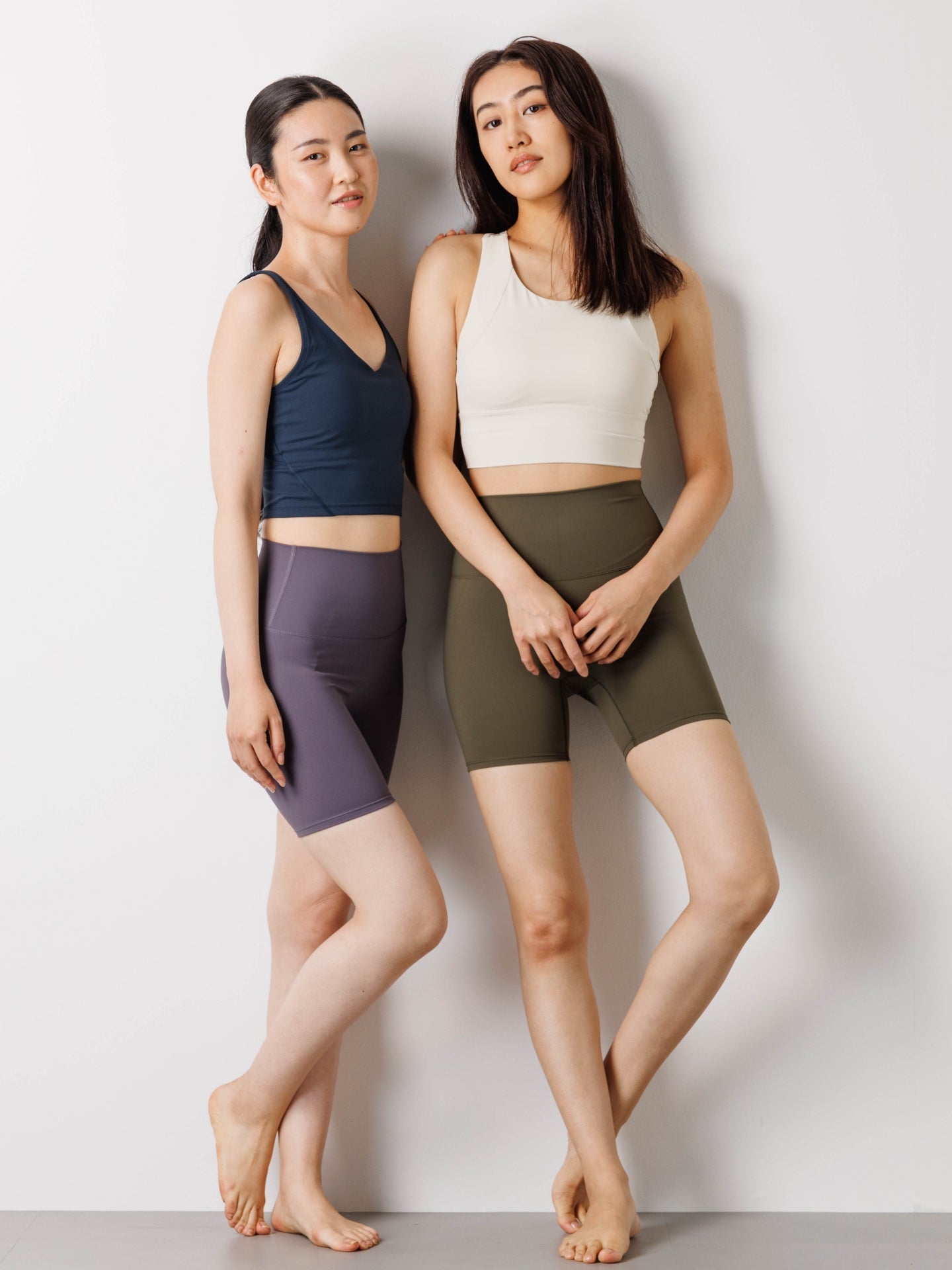 Alo yoga 正規品ハイウエストイージースウェットショートパンツ グレー S Alo yoga 正規品ハイウエストイージースウェットショートパンツ