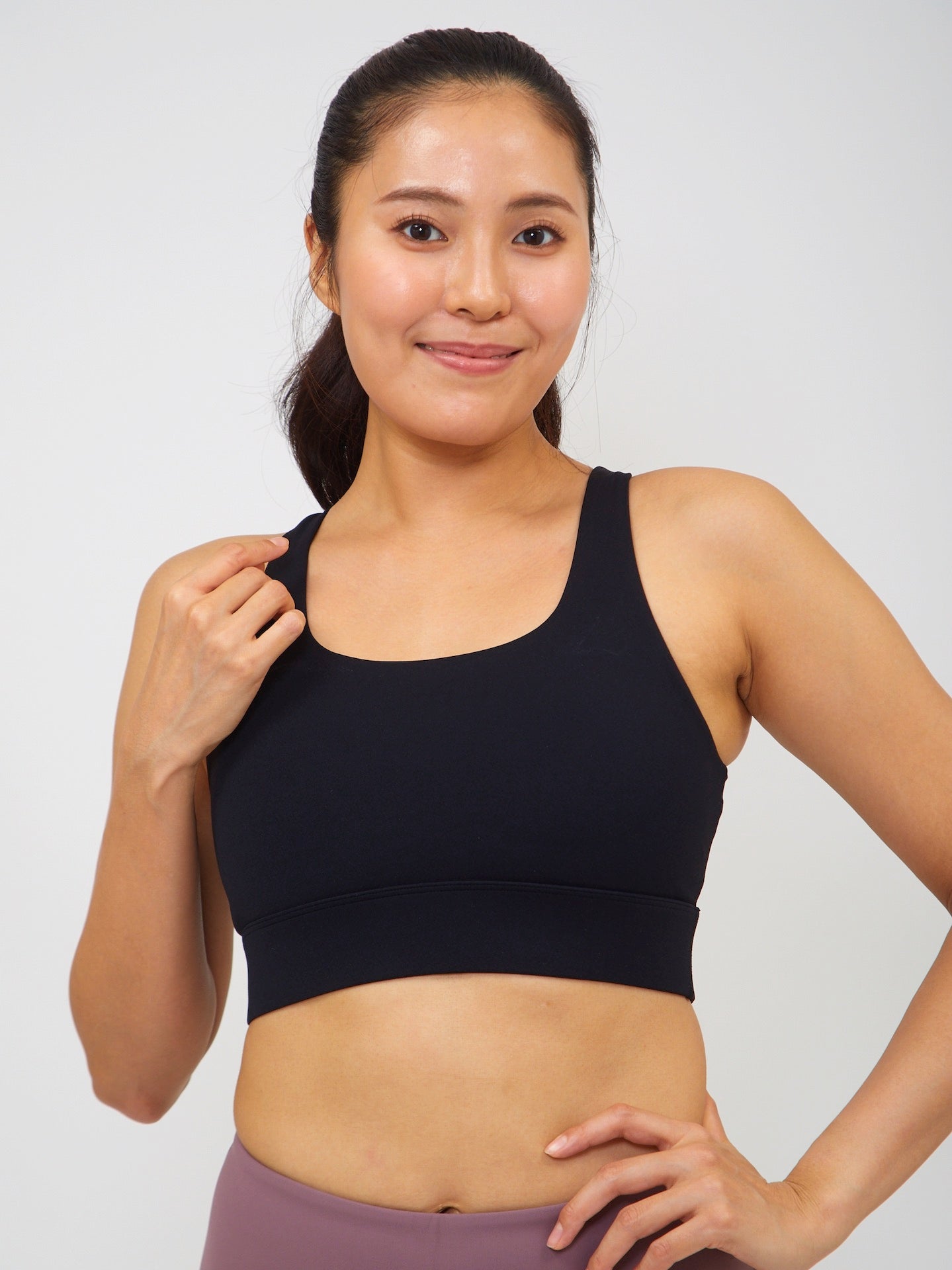 オープンバック スポーツブラ BLACK 【ヨガウェア KITSTORE 通販】
